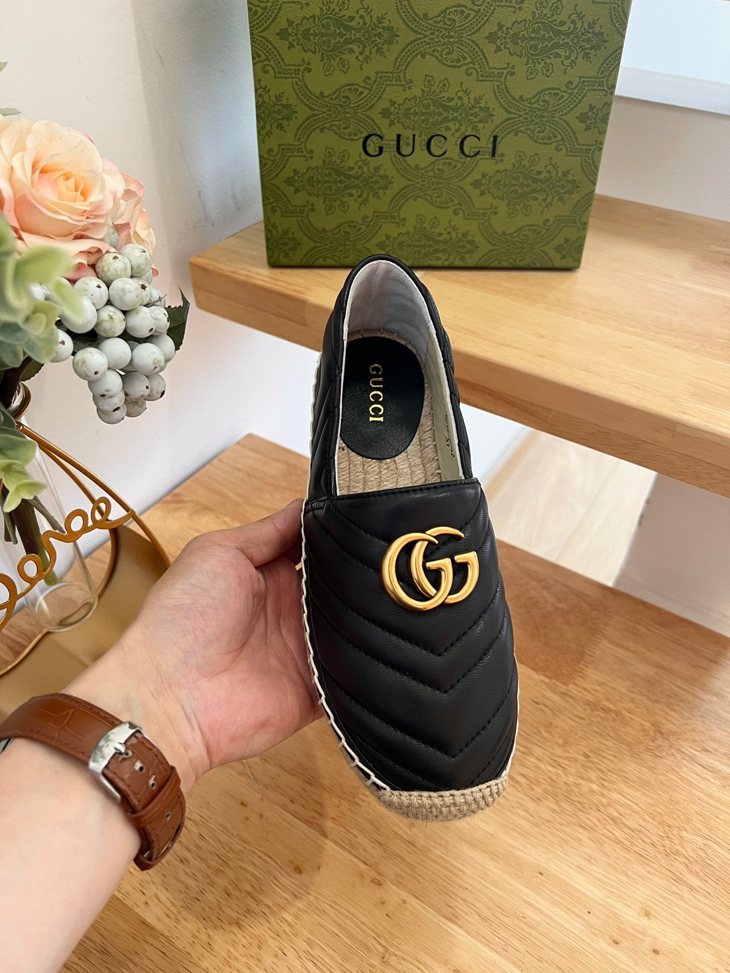 GG 26ss Loafer Black Straw Sheepskin 692196