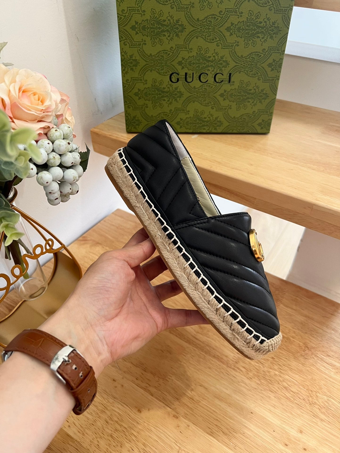 GG 26ss Loafer Black Straw Sheepskin 692196