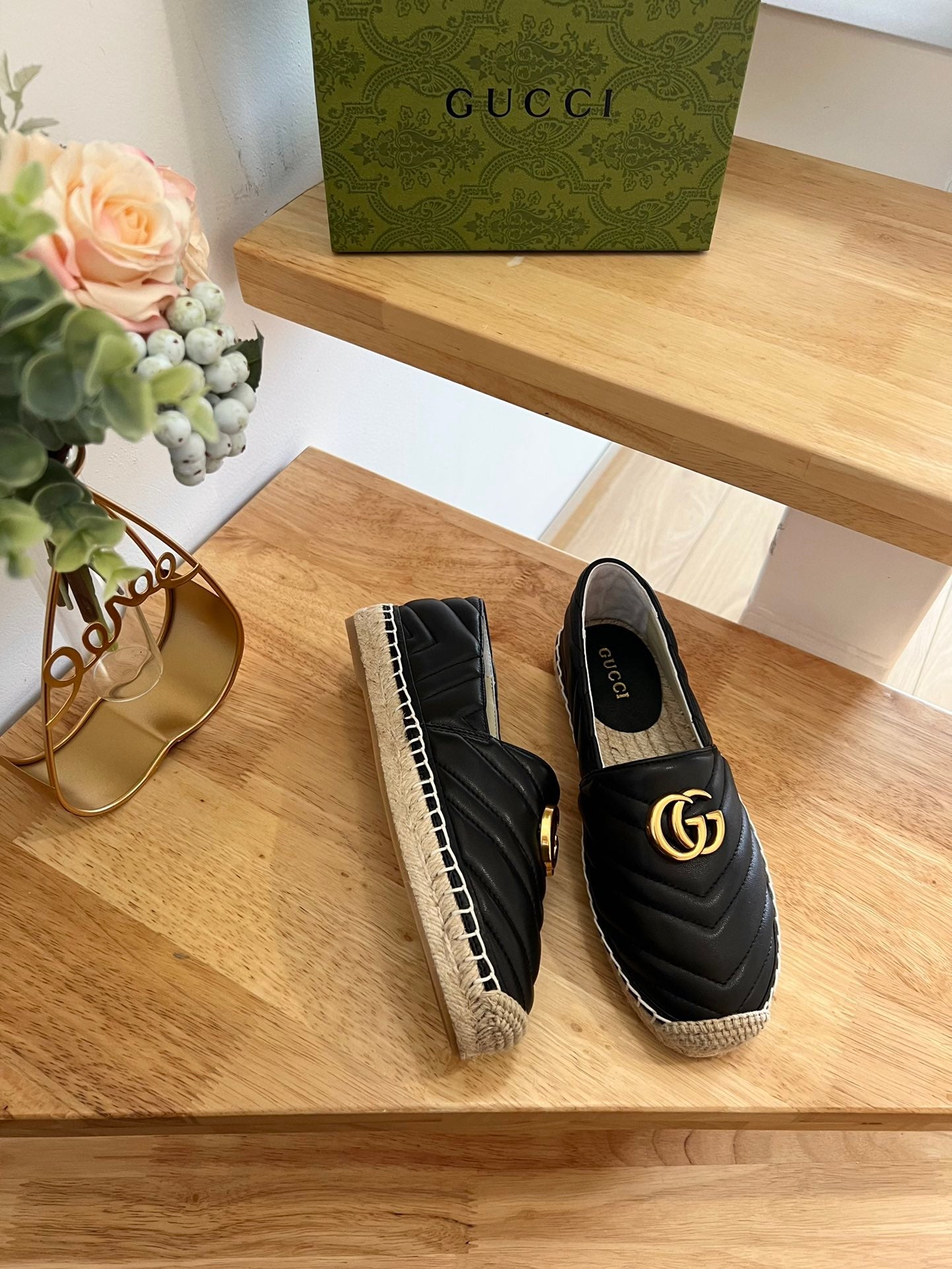 GG 26ss Loafer Black Straw Sheepskin 692196