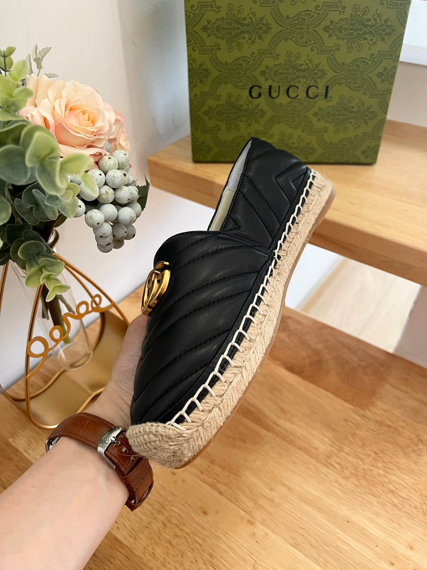 GG 26ss Loafer Black Straw Sheepskin 692196