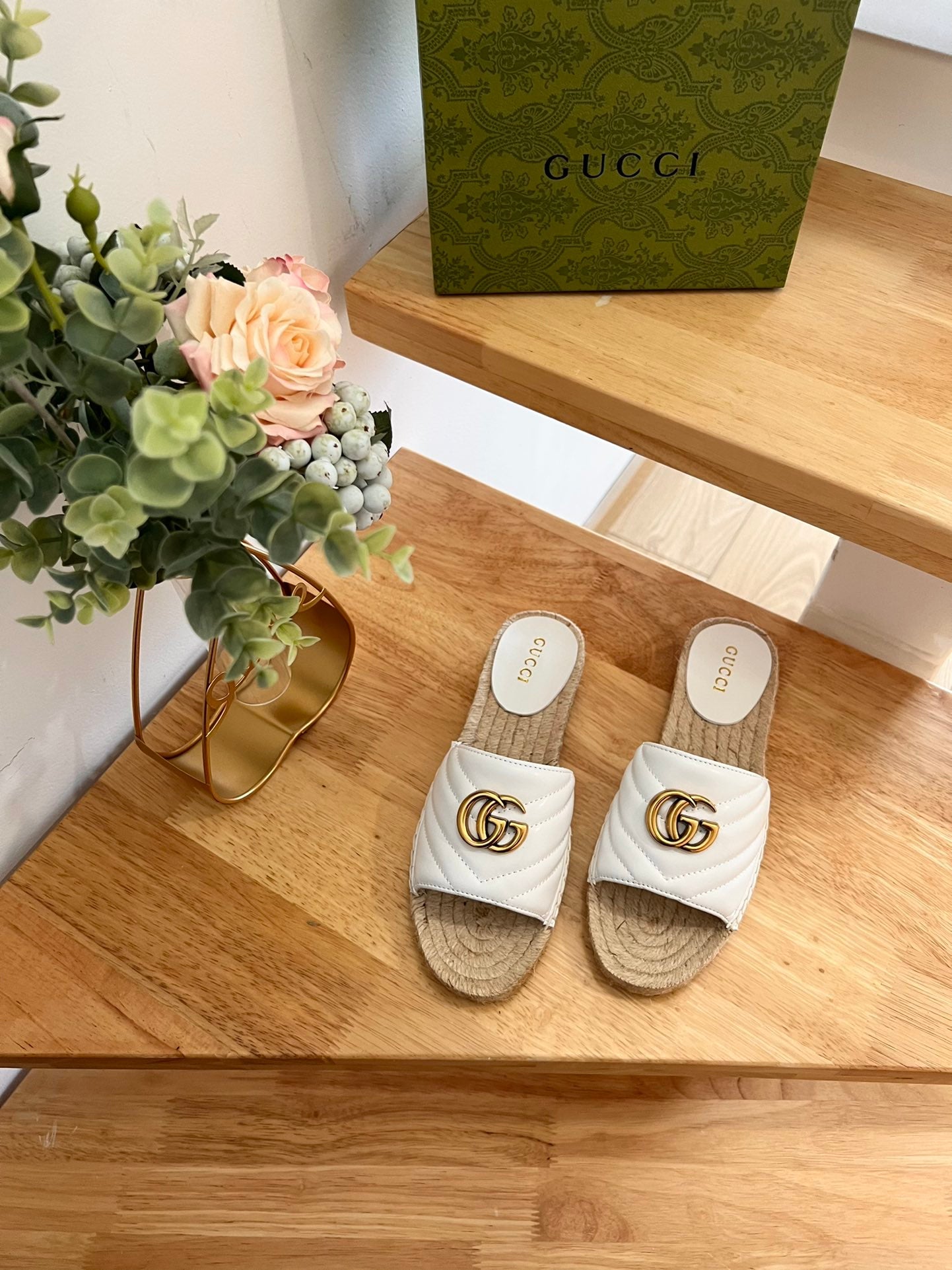 GG 26ss Slide White Straw Sheepskin 692199