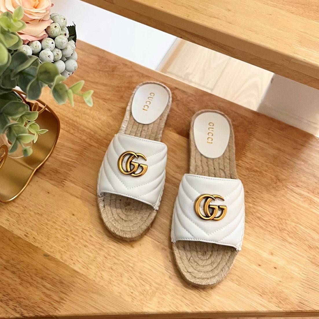 GG 26ss Slide White Straw Sheepskin 692199