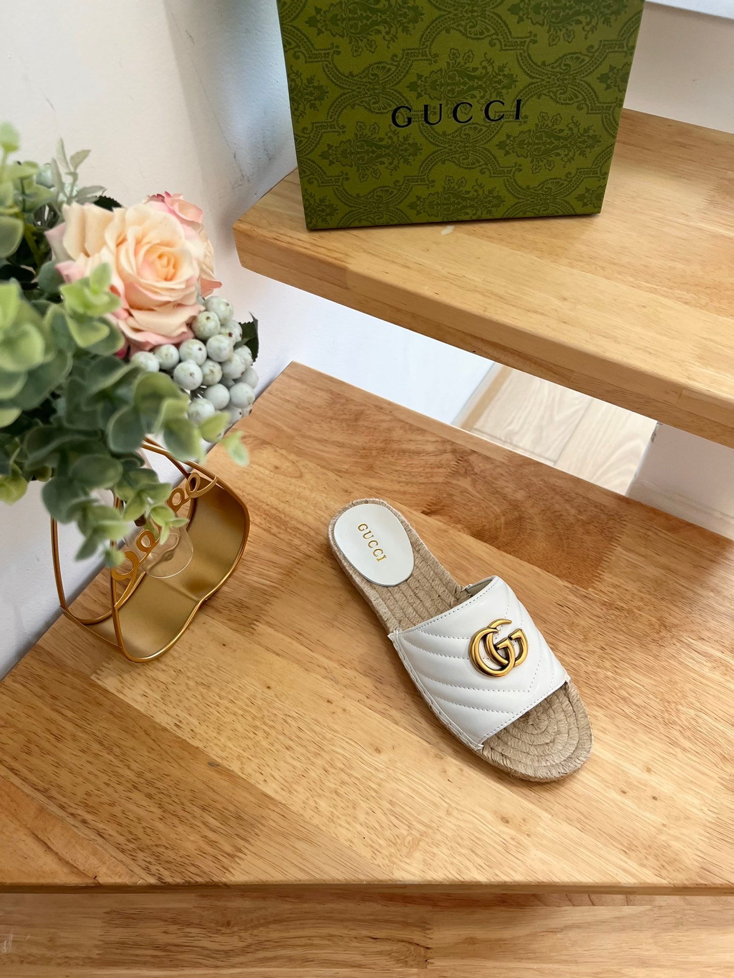 GG 26ss Slide White Straw Sheepskin 692199