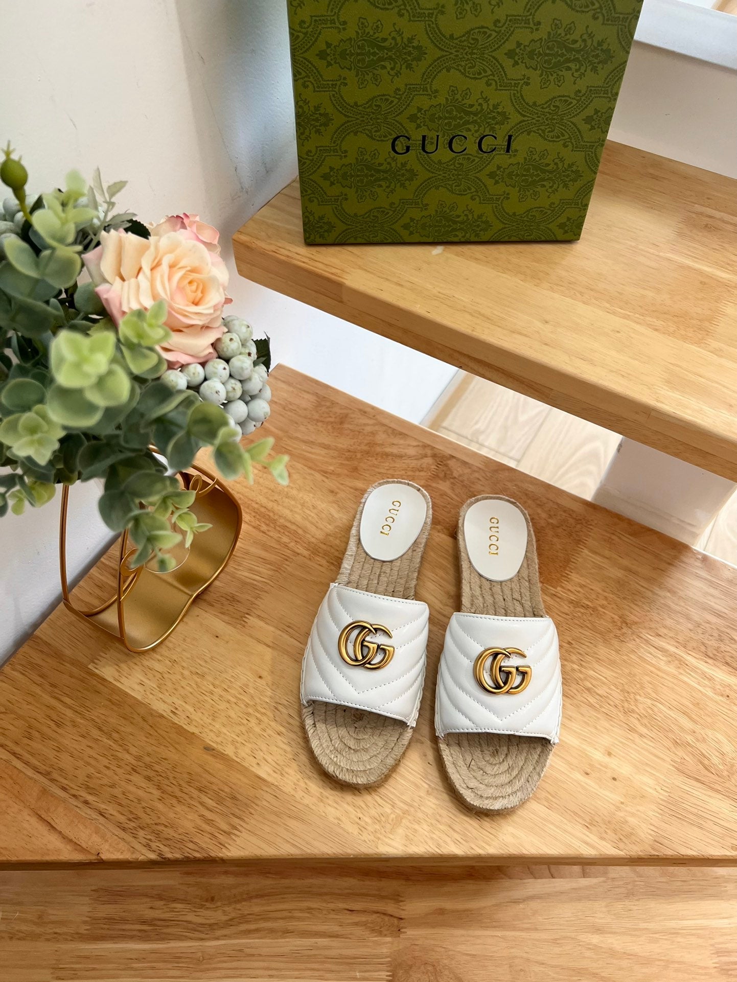GG 26ss Slide White Straw Sheepskin 692199