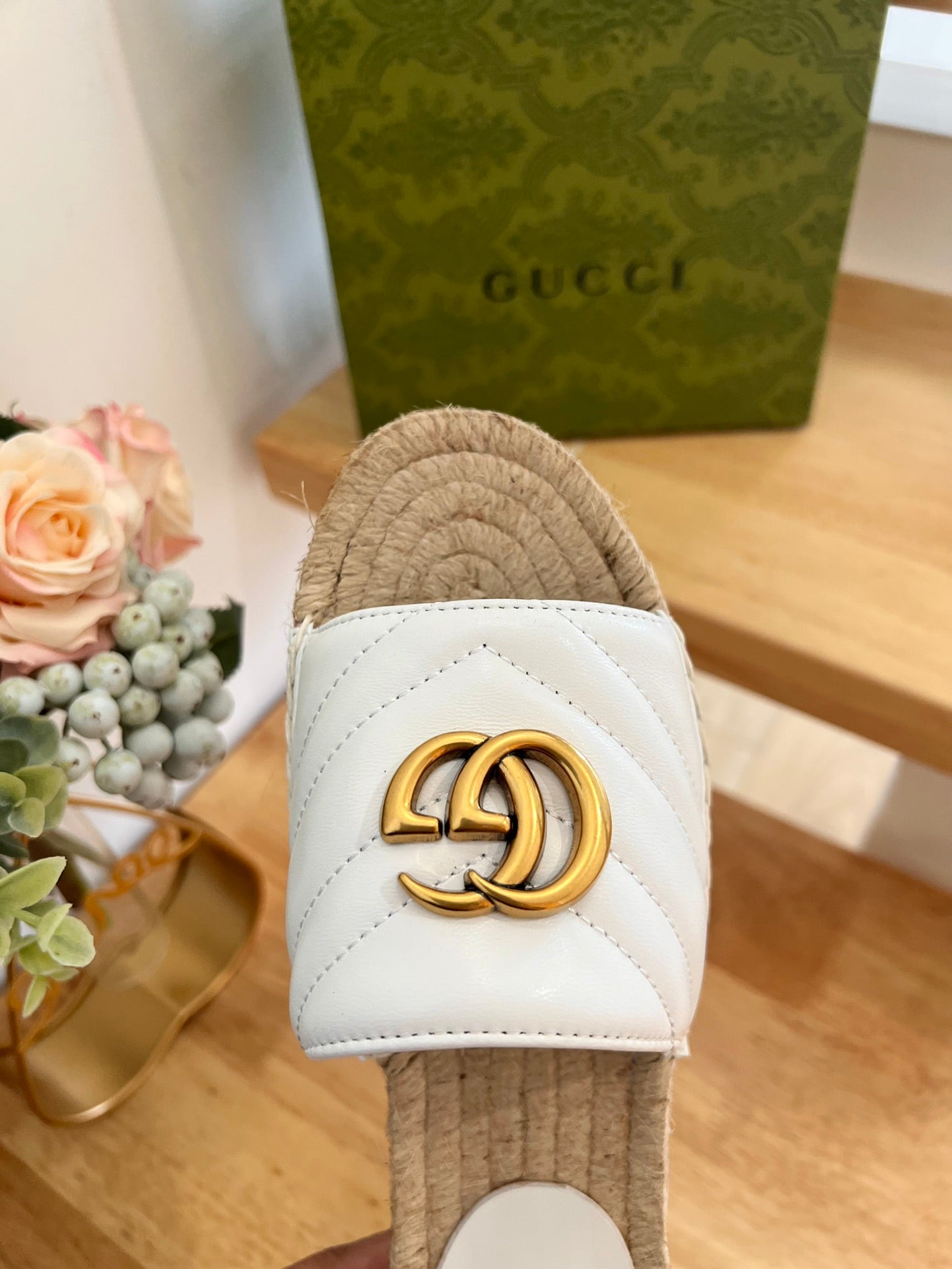 GG 26ss Slide White Straw Sheepskin 692199