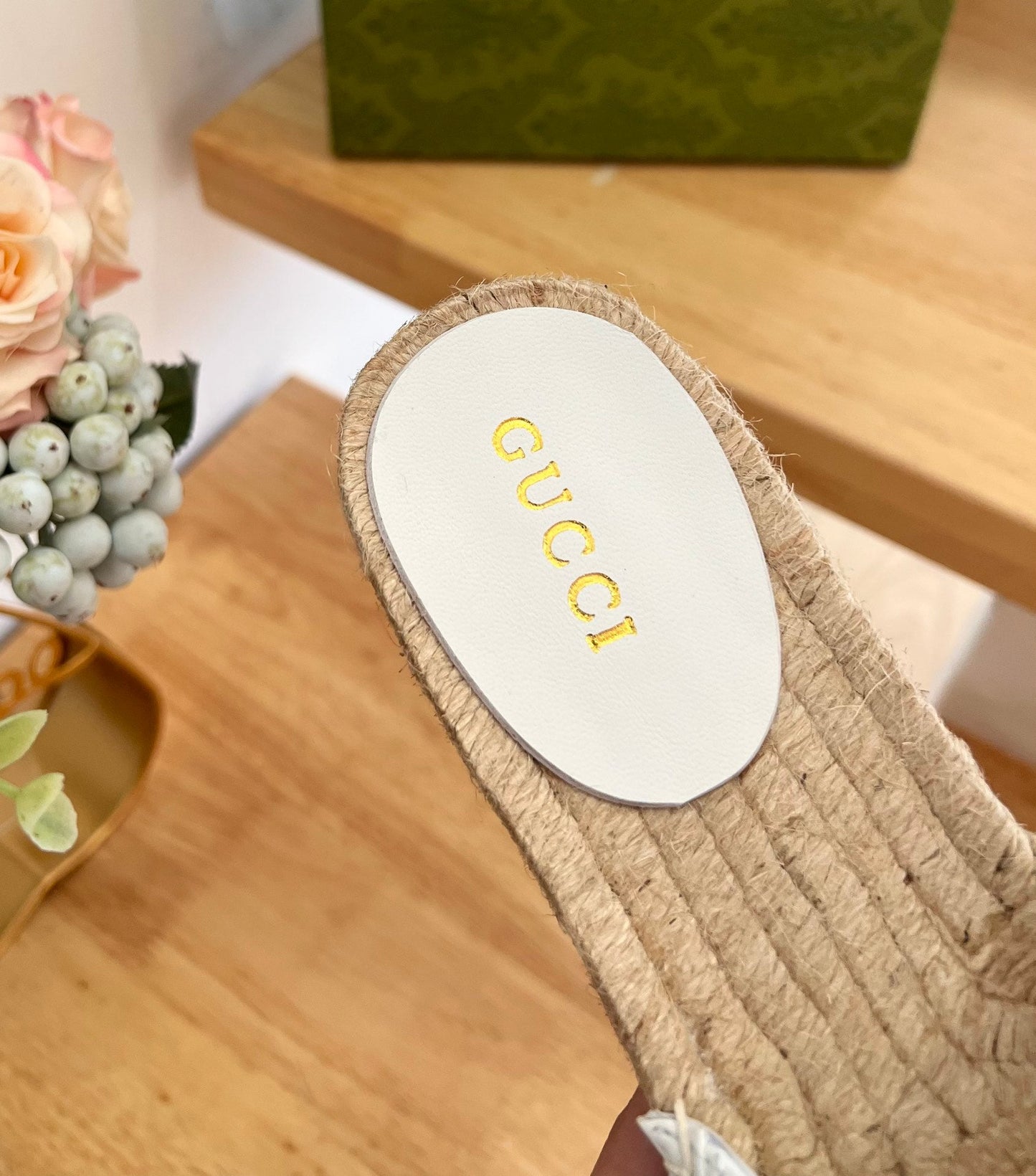 GG 26ss Slide White Straw Sheepskin 692199