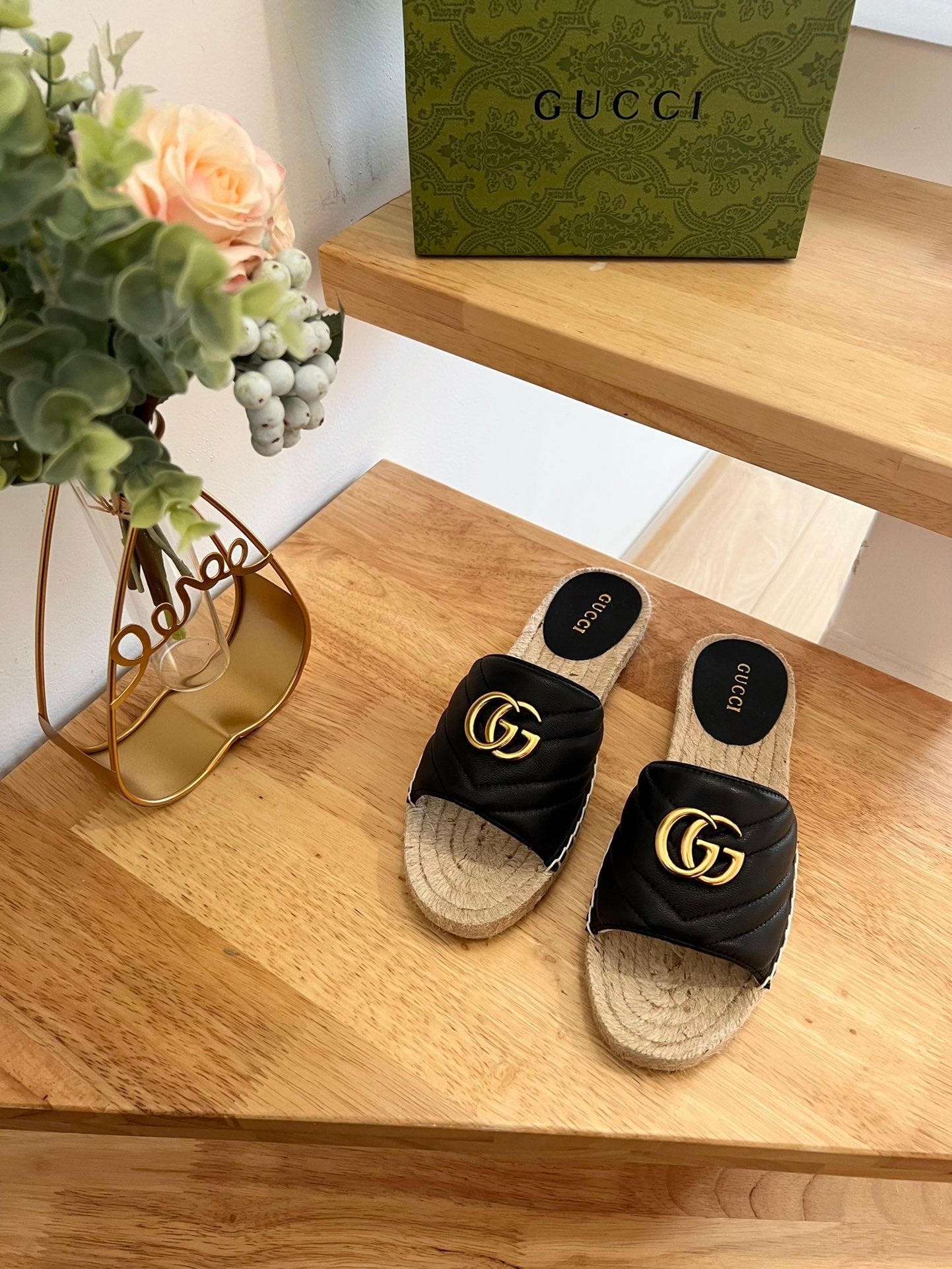 GG 26ss Slide Black Straw Sheepskin 692200