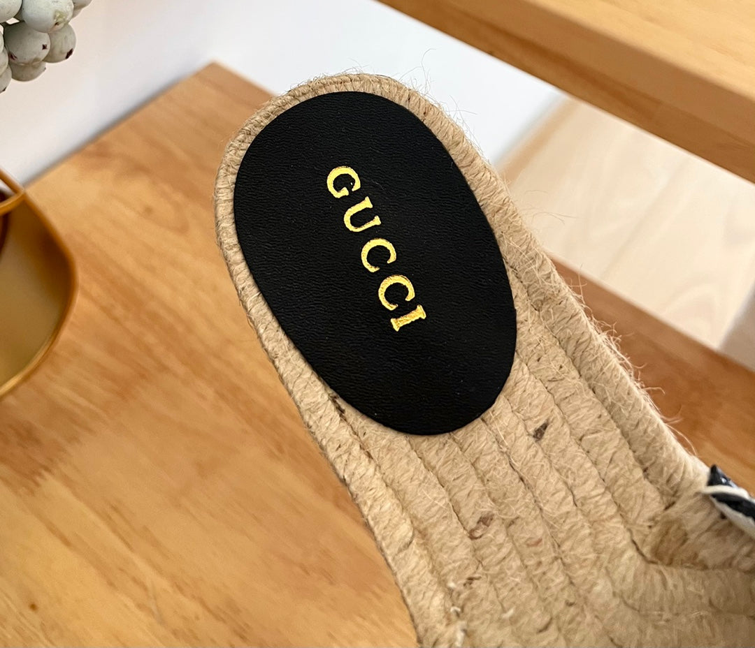 GG 26ss Slide Black Straw Sheepskin 692200