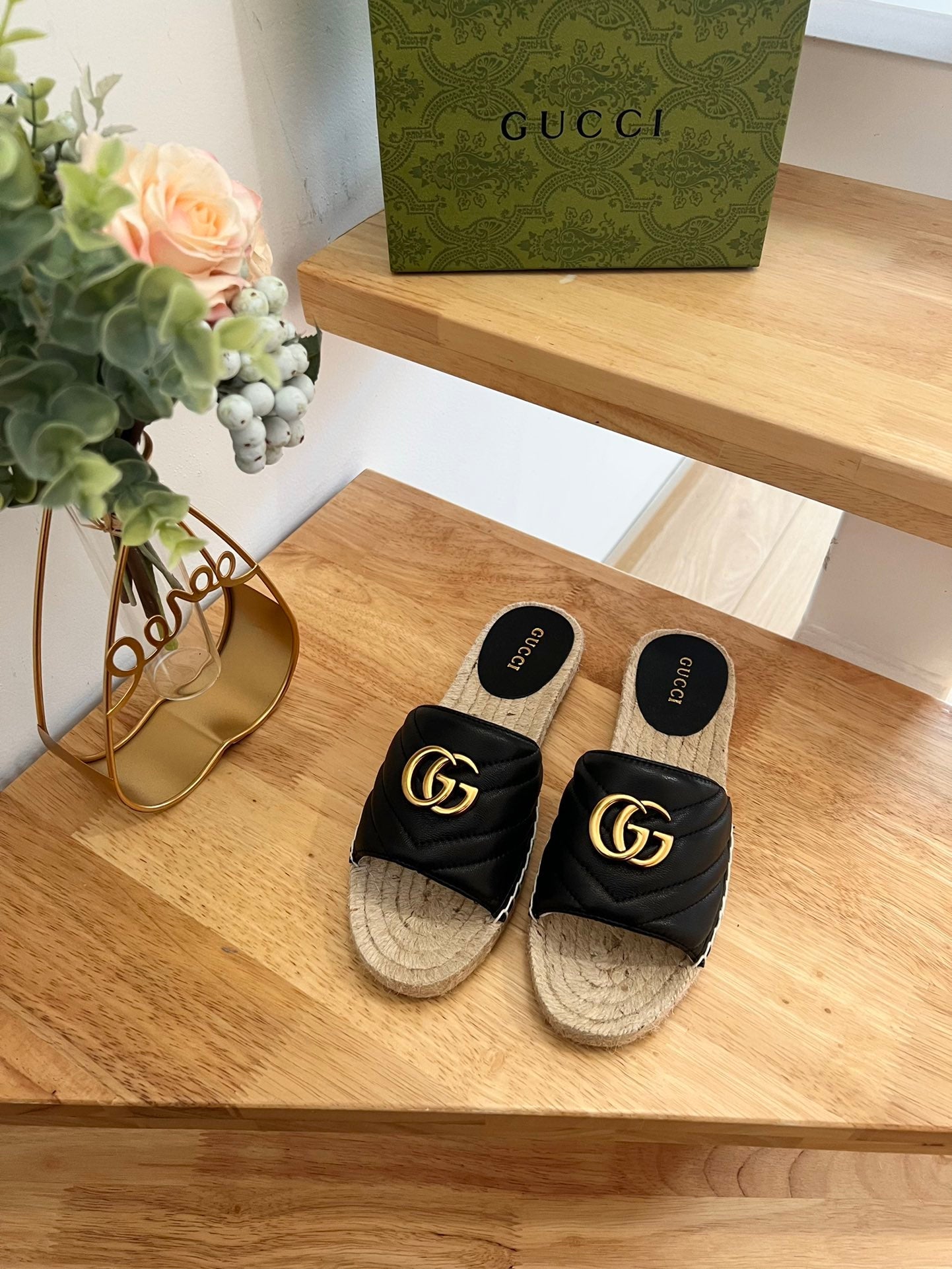 GG 26ss Slide Black Straw Sheepskin 692200