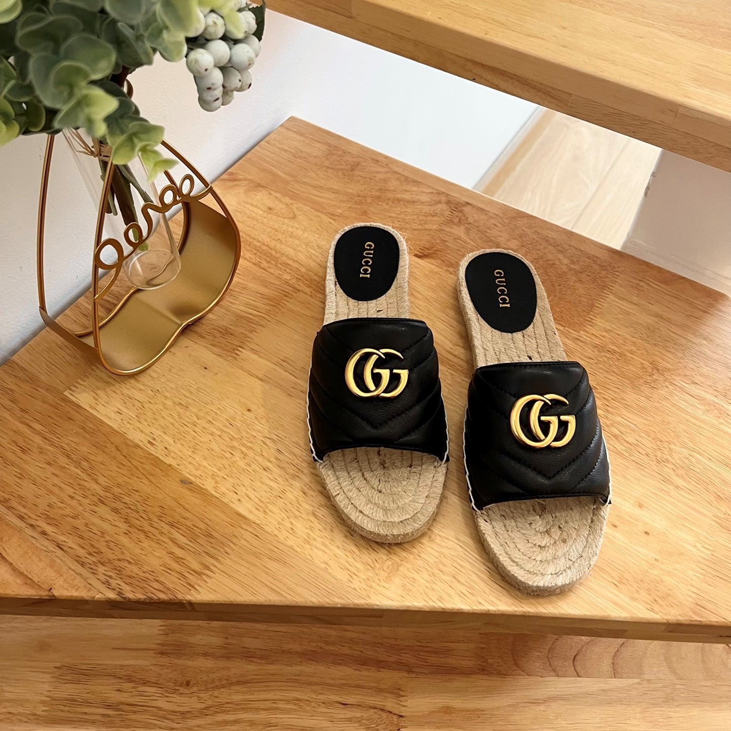 GG 26ss Slide Black Straw Sheepskin 692200