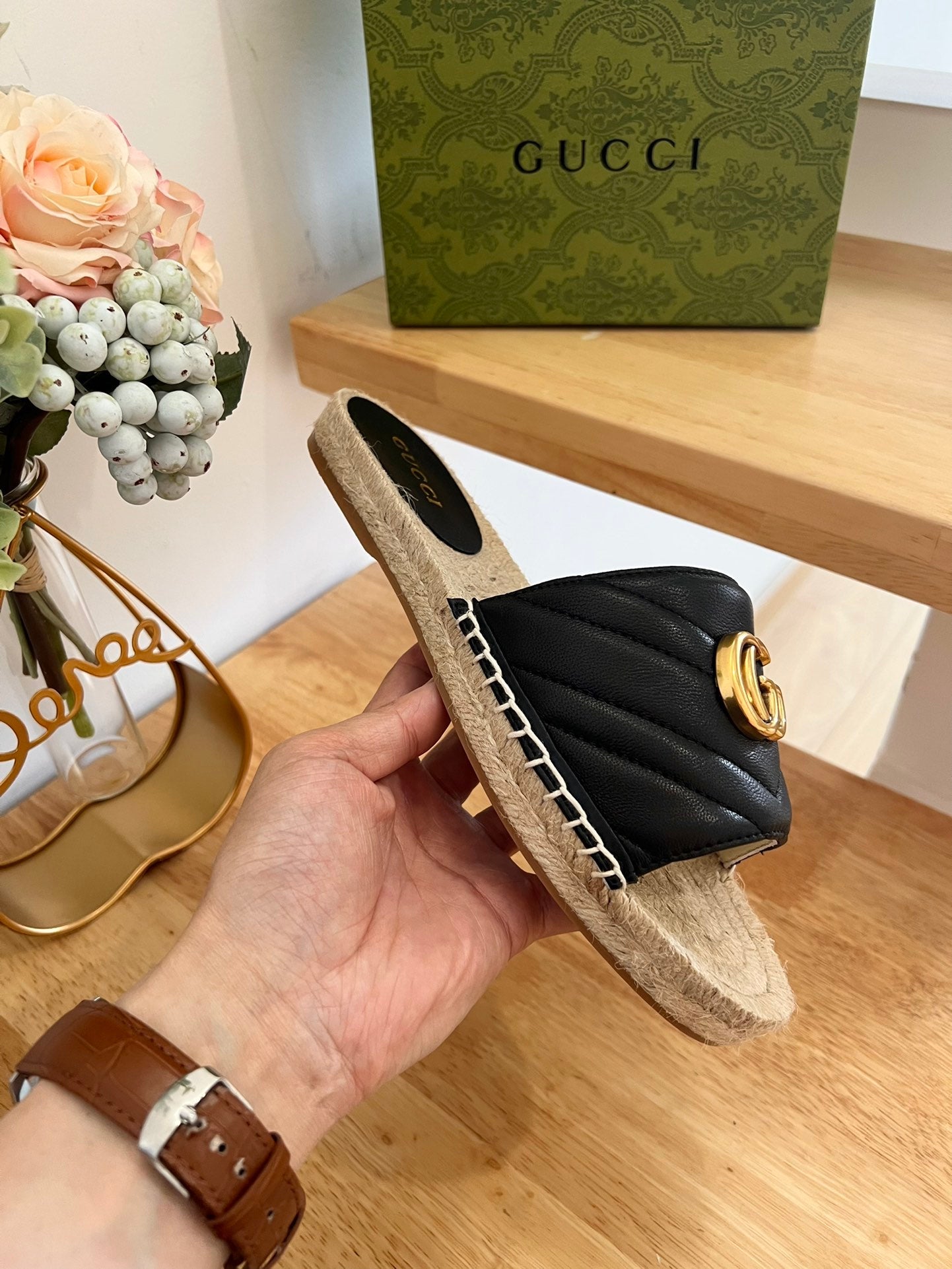 GG 26ss Slide Black Straw Sheepskin 692200