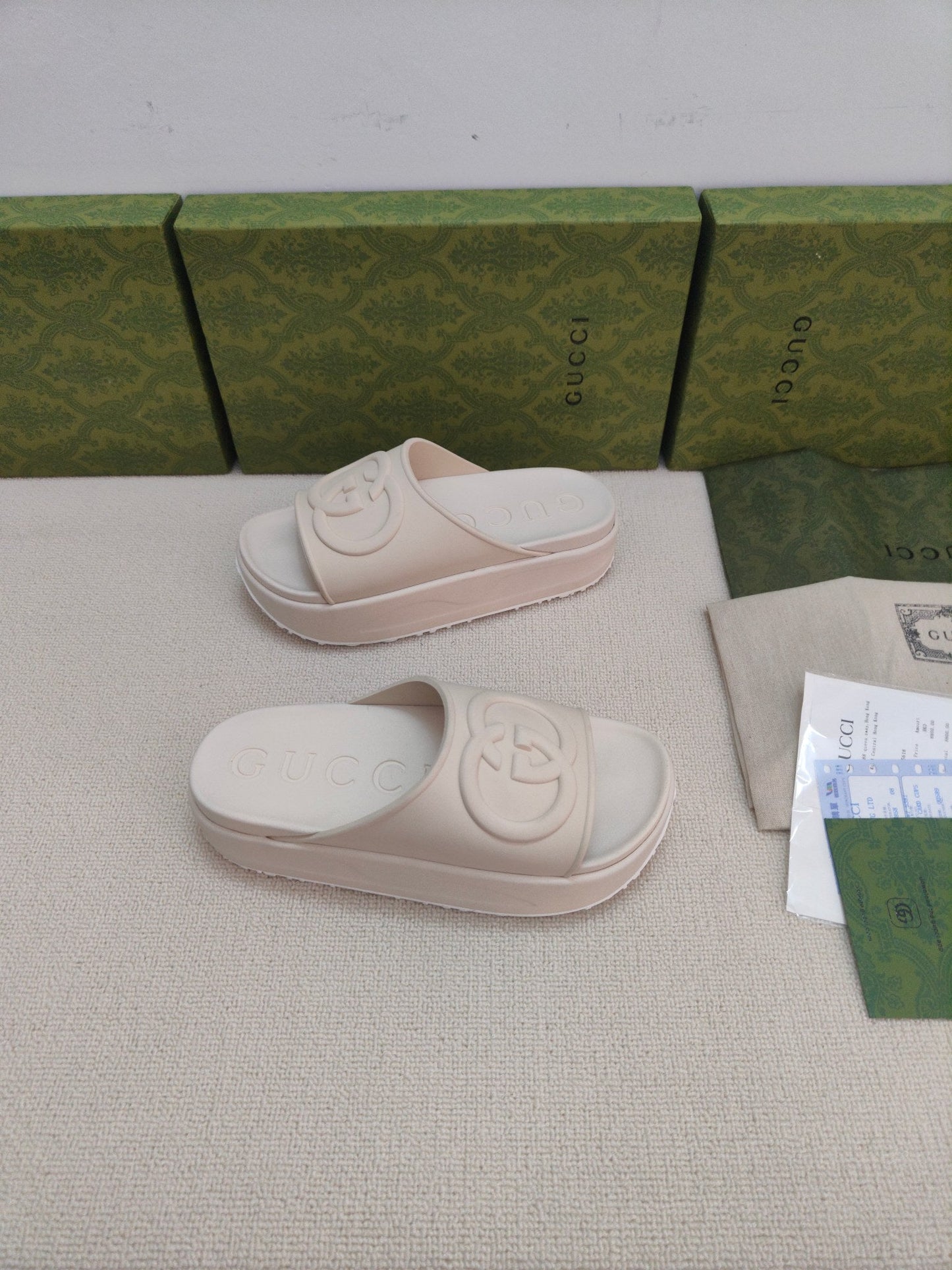 GG Lide Sandal With Interlocking Cream Rubber 788124