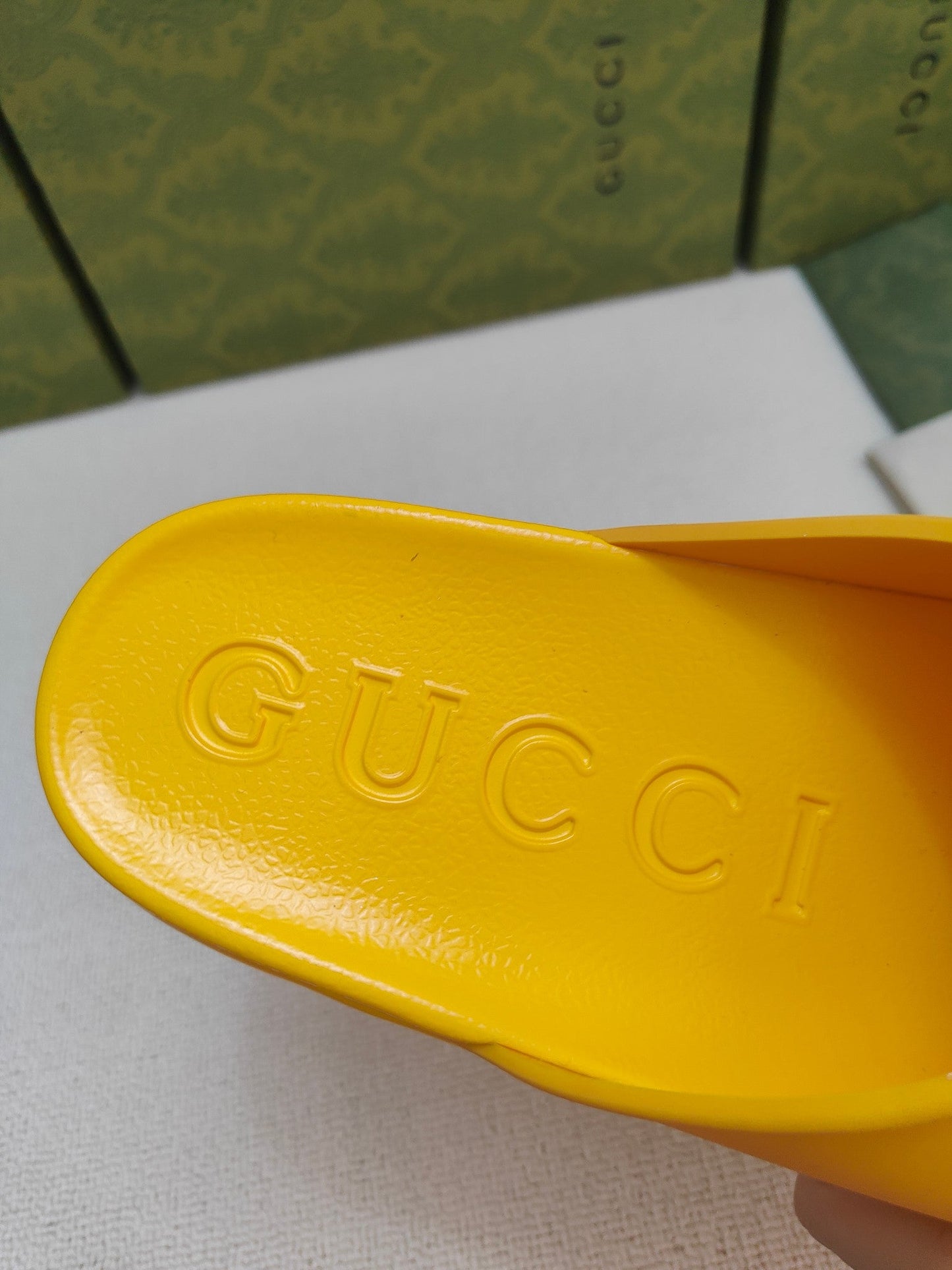 GG Lide Sandal With Interlocking Yellow Rubber 788125