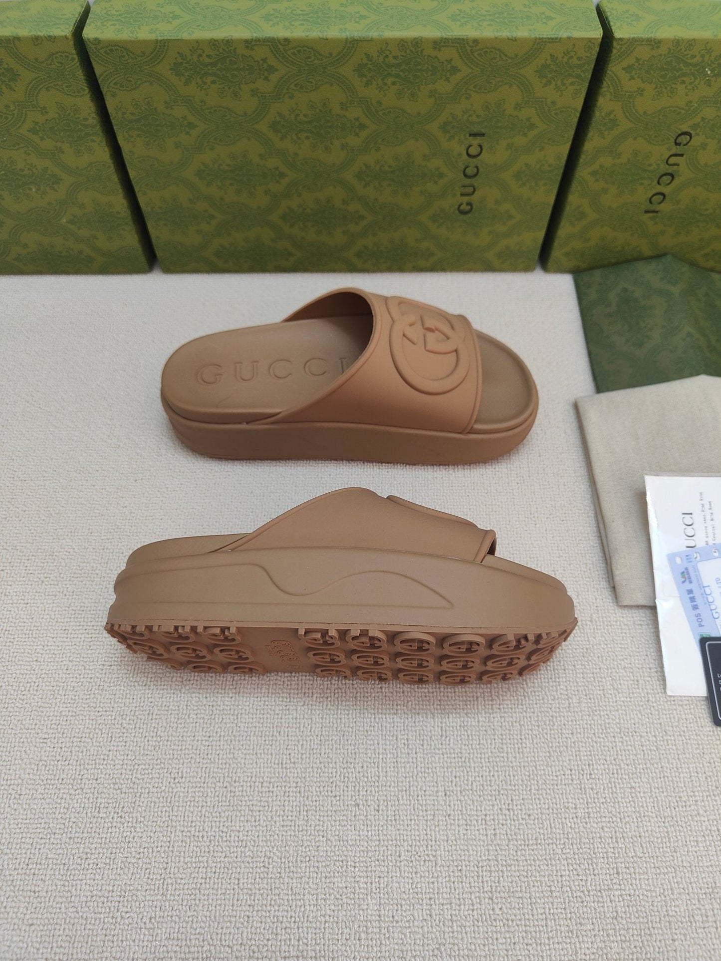 GG Lide Sandal With Interlocking Brown Rubber 788127