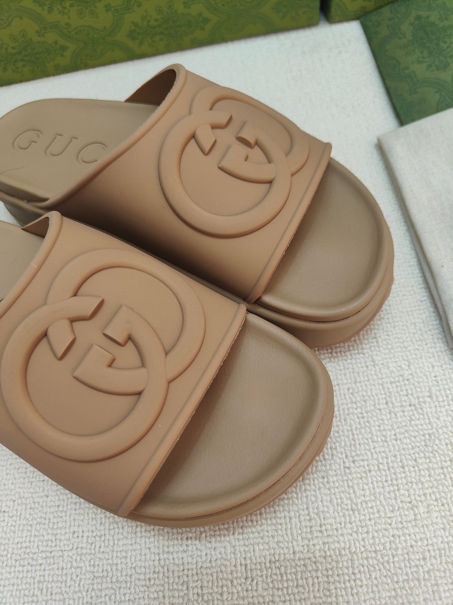 GG Lide Sandal With Interlocking Brown Rubber 788127