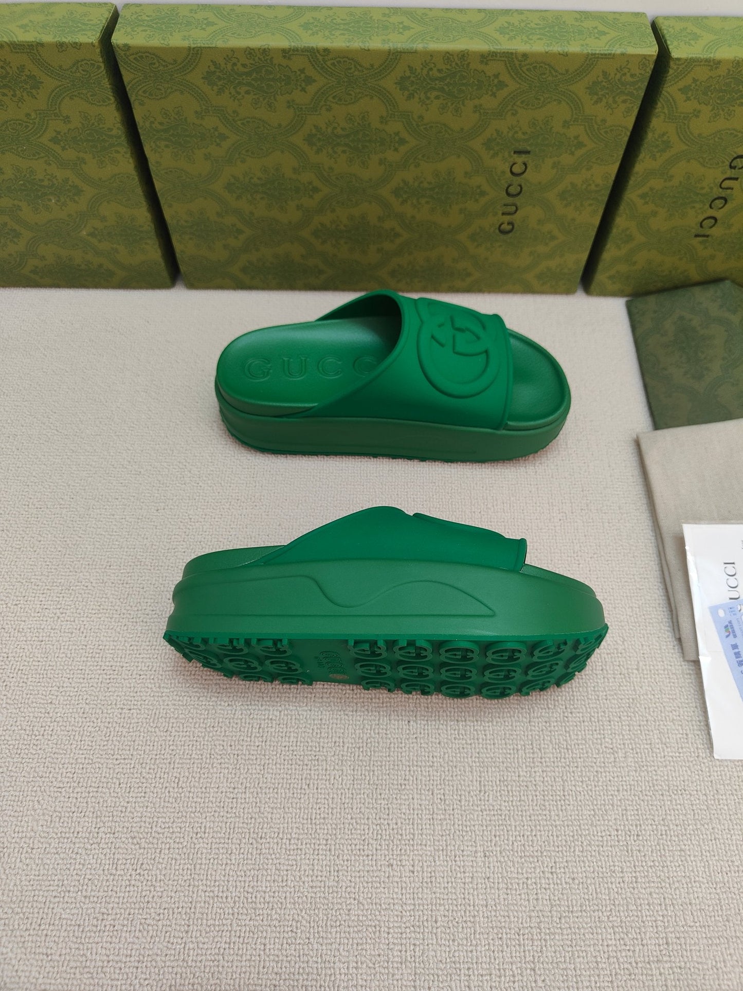 GG Lide Sandal With Interlocking Green Rubber 788123
