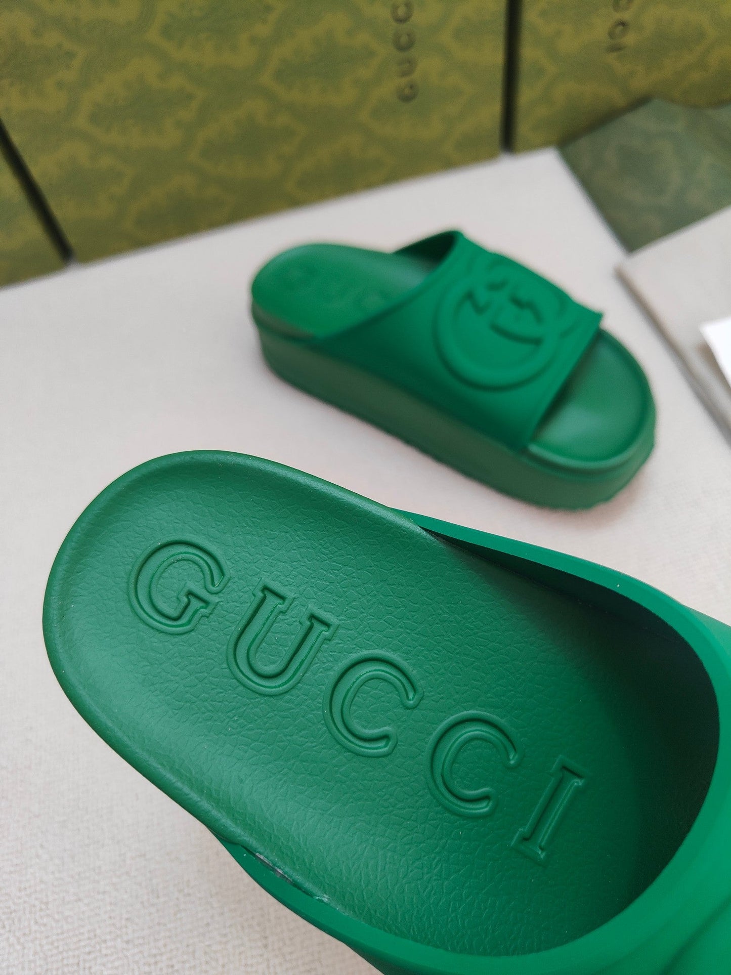 GG Lide Sandal With Interlocking Green Rubber 788123