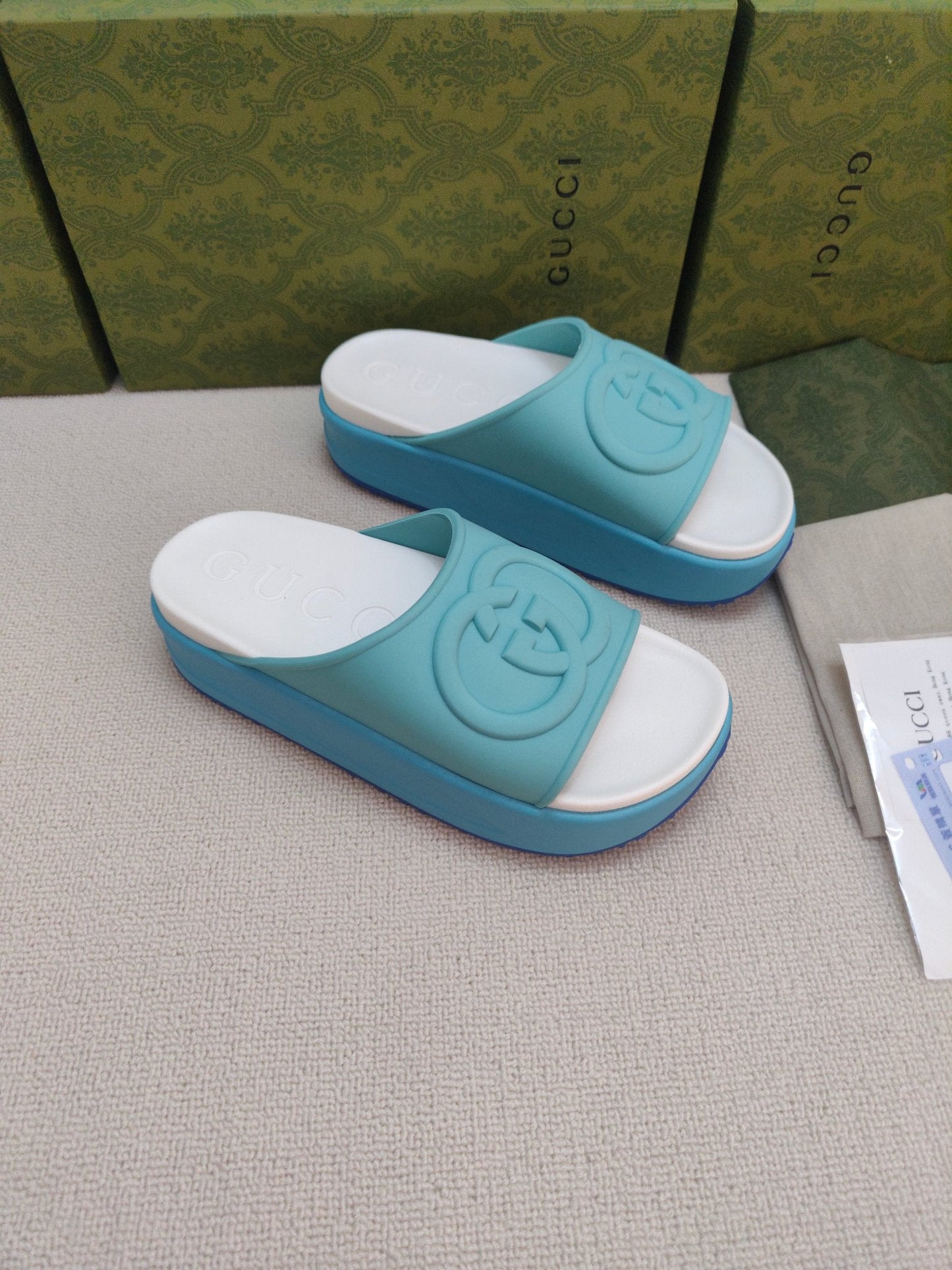 GG Lide Sandal With Interlocking Blue Rubber 788132