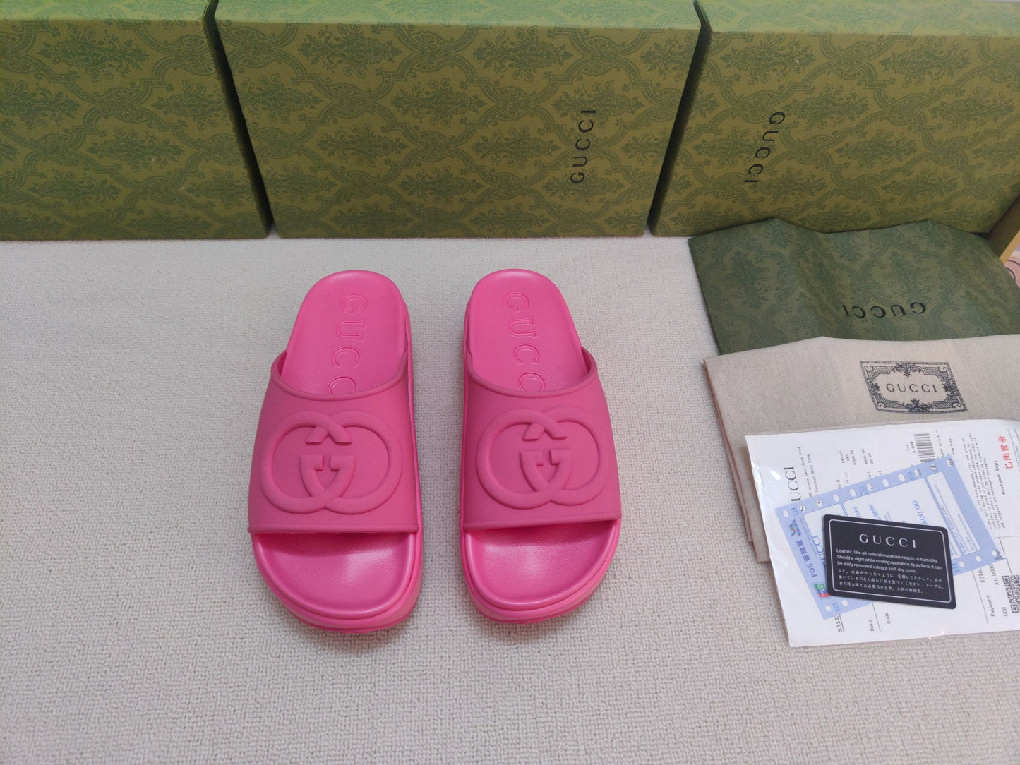 GG Lide Sandal With Interlocking Hot Pink Rubber 788128