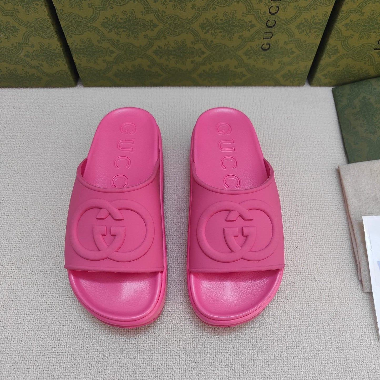 GG Lide Sandal With Interlocking Hot Pink Rubber 788128