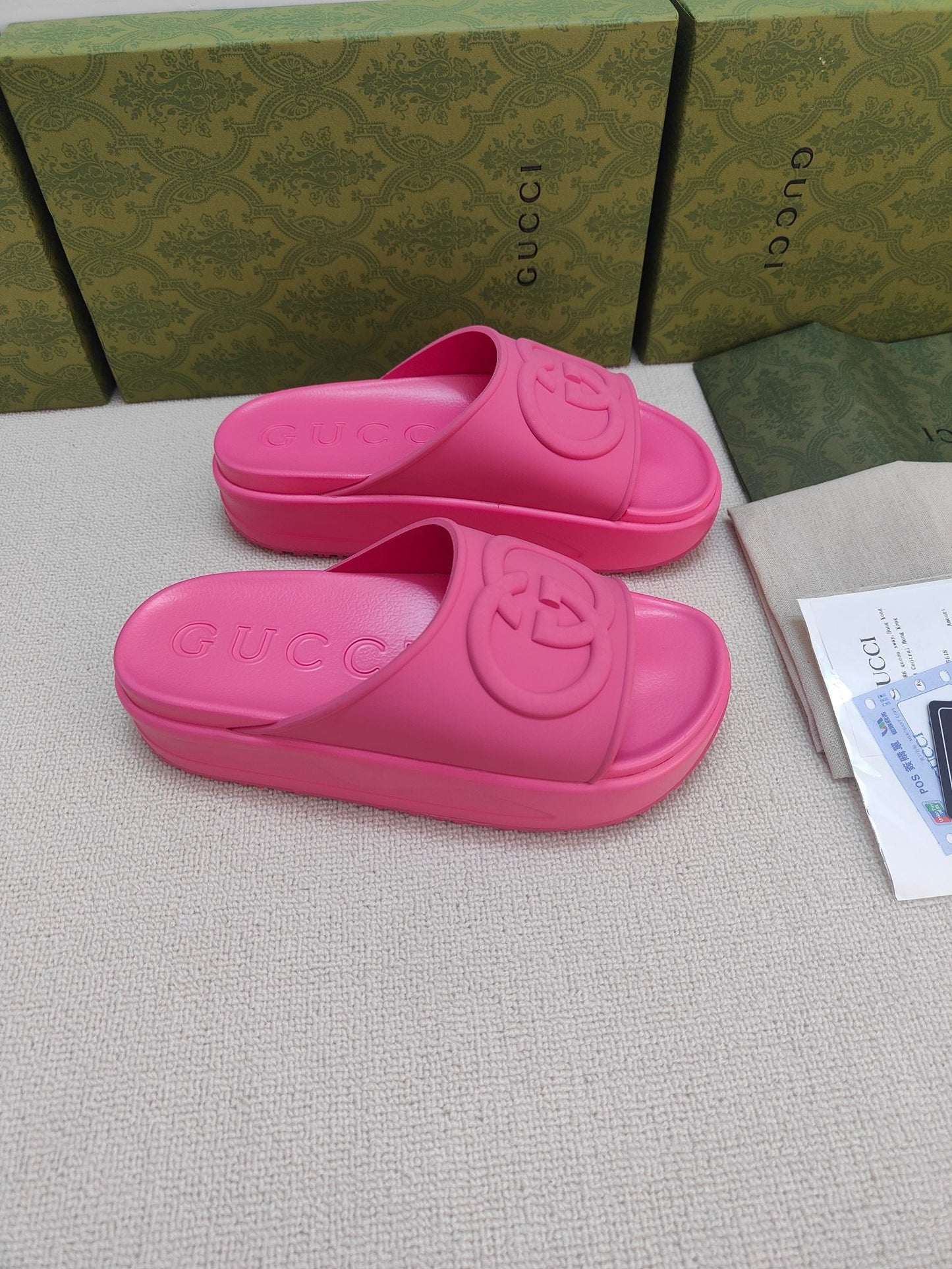 GG Lide Sandal With Interlocking Hot Pink Rubber 788128