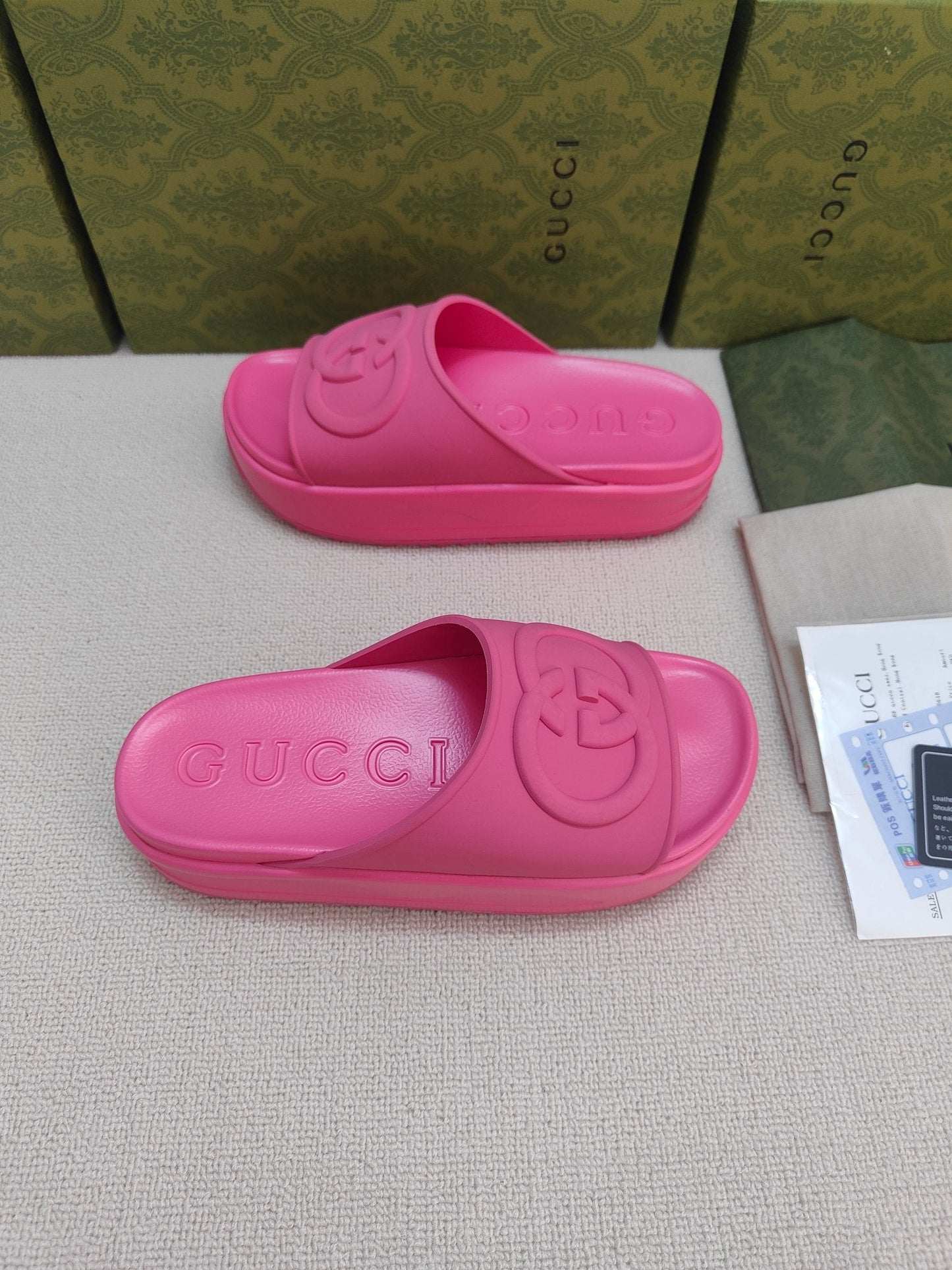 GG Lide Sandal With Interlocking Hot Pink Rubber 788128