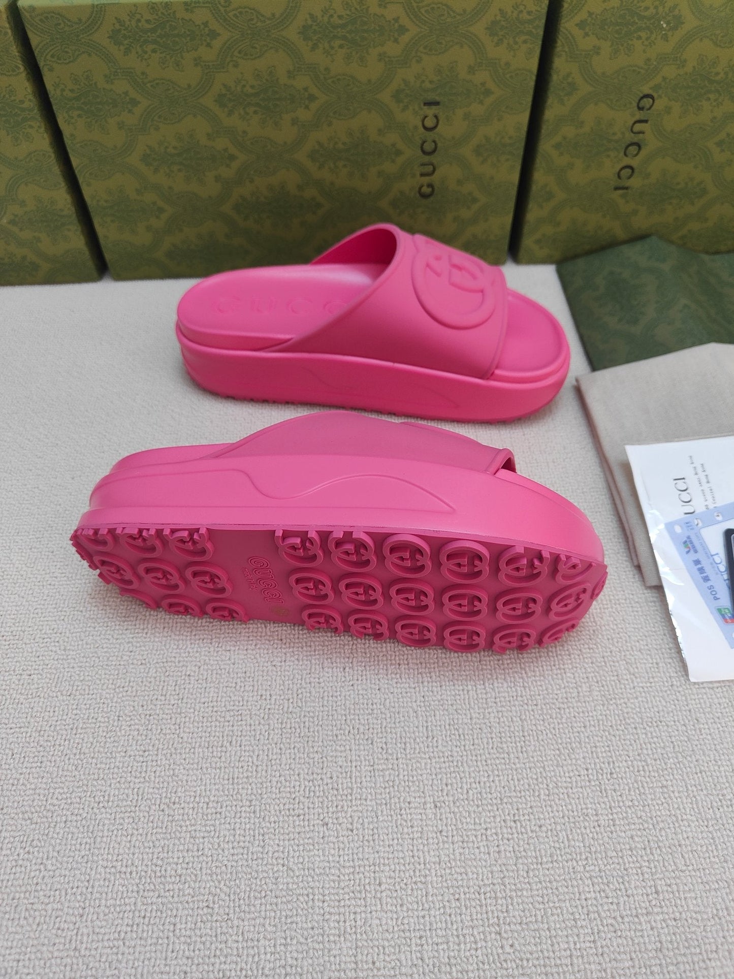 GG Lide Sandal With Interlocking Hot Pink Rubber 788128