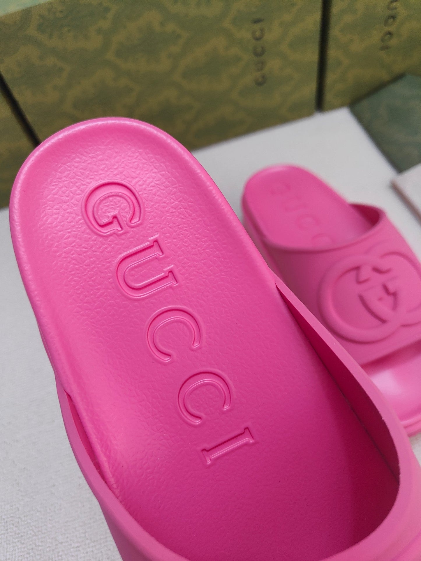 GG Lide Sandal With Interlocking Hot Pink Rubber 788128