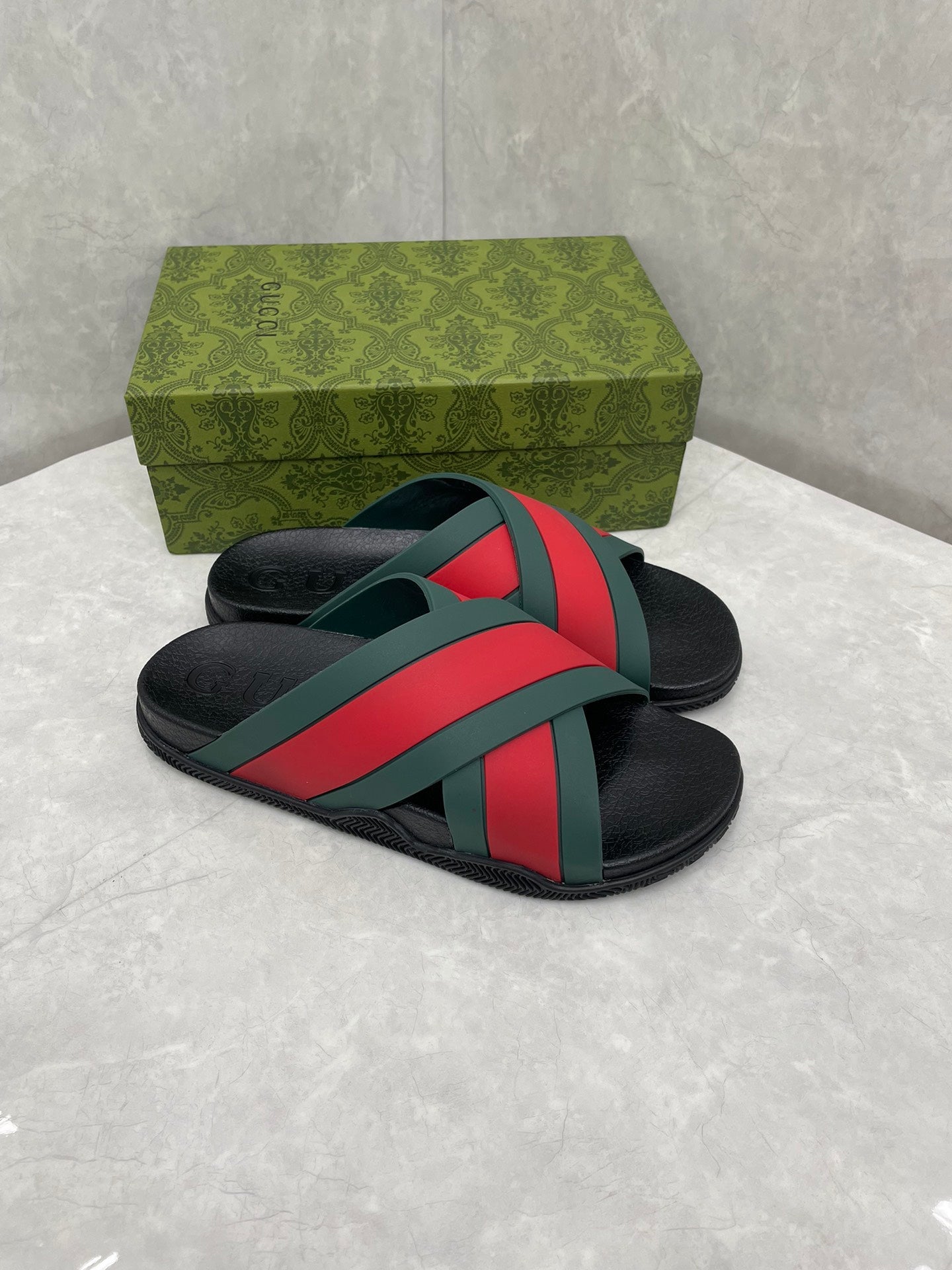 GG Men Striped Rubber Slides Black Red Green Rubber 788223