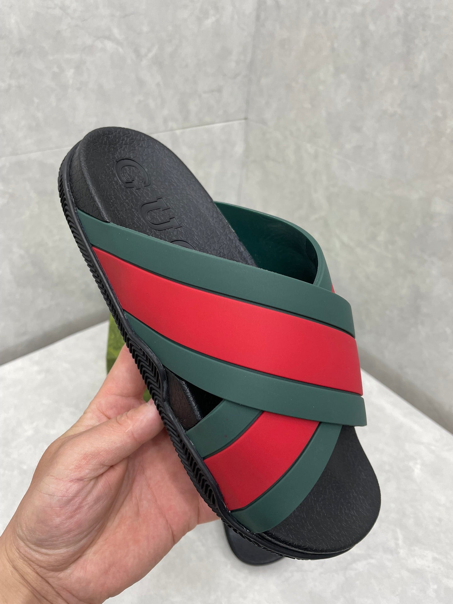 GG Men Striped Rubber Slides Black Red Green Rubber 788223