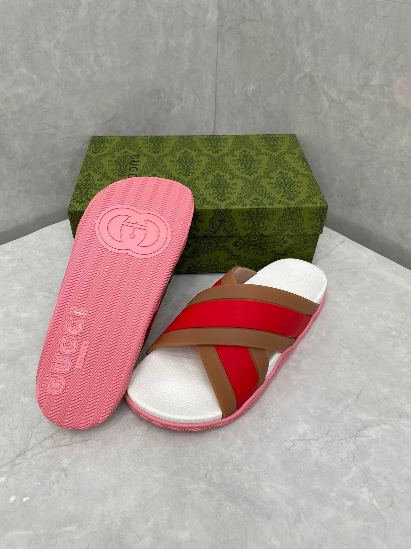 GG Men Striped Rubber Slides White Red Rubber 788222