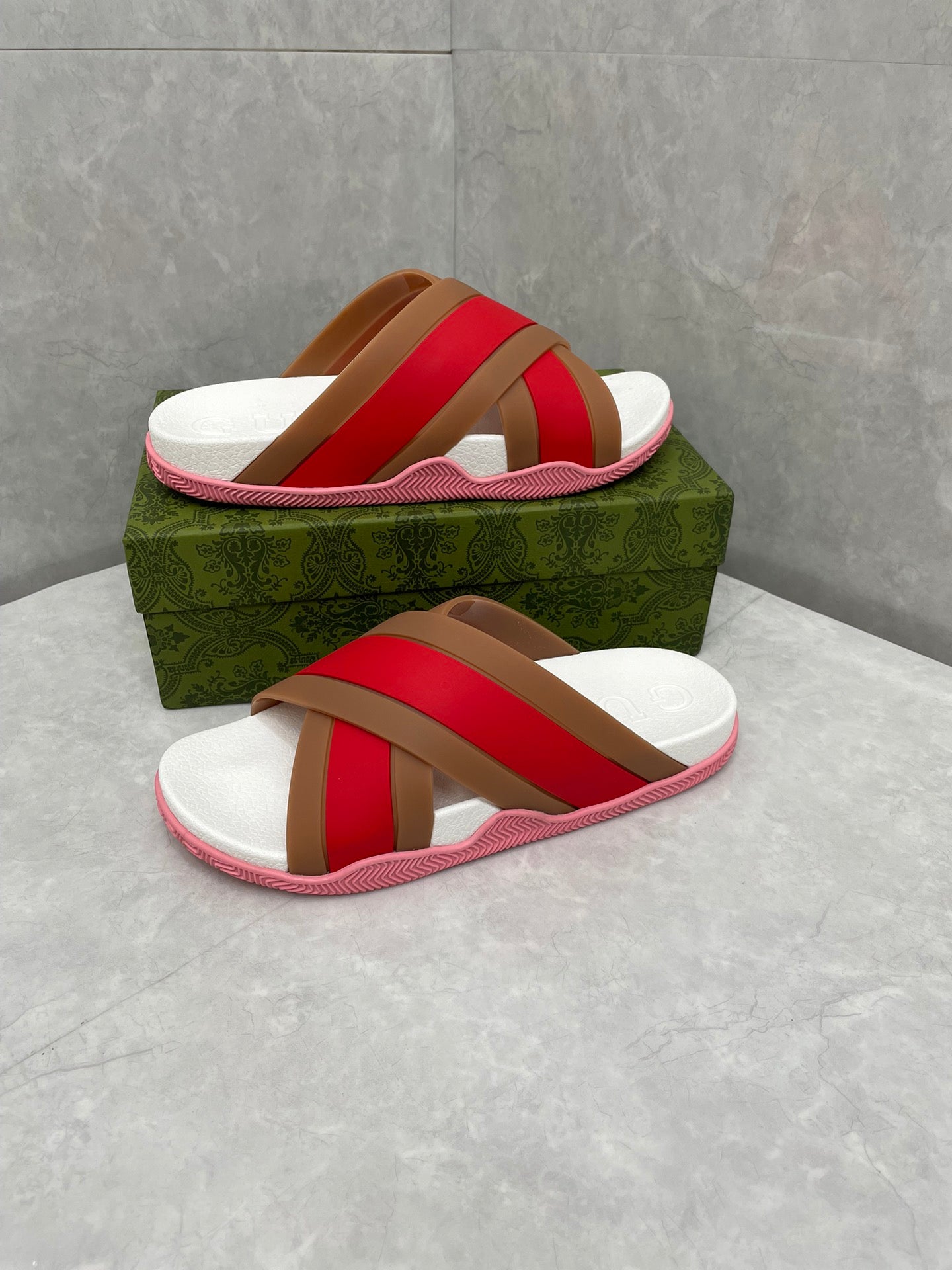 GG Men Striped Rubber Slides White Red Rubber 788222