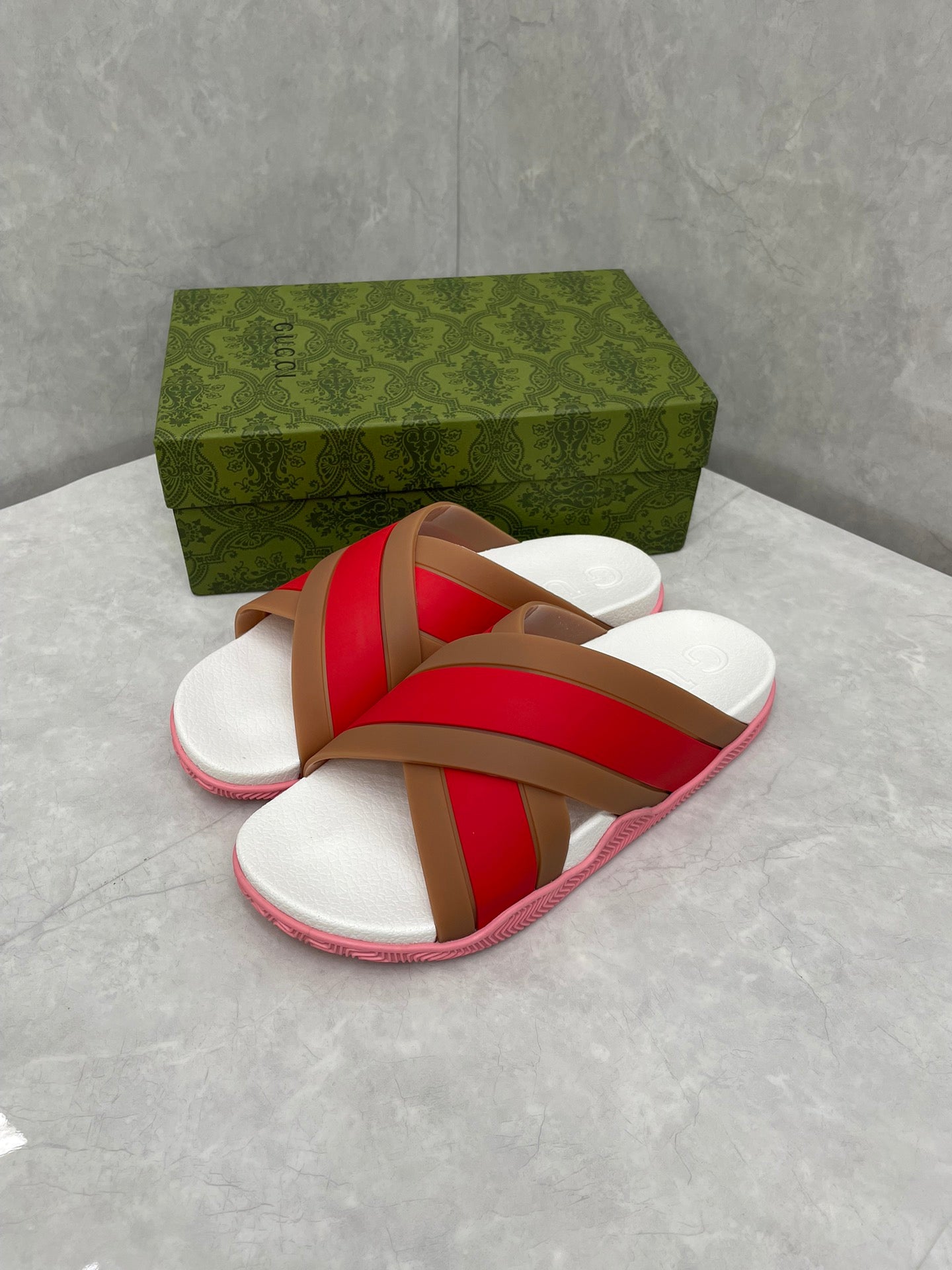 GG Men Striped Rubber Slides White Red Rubber 788222