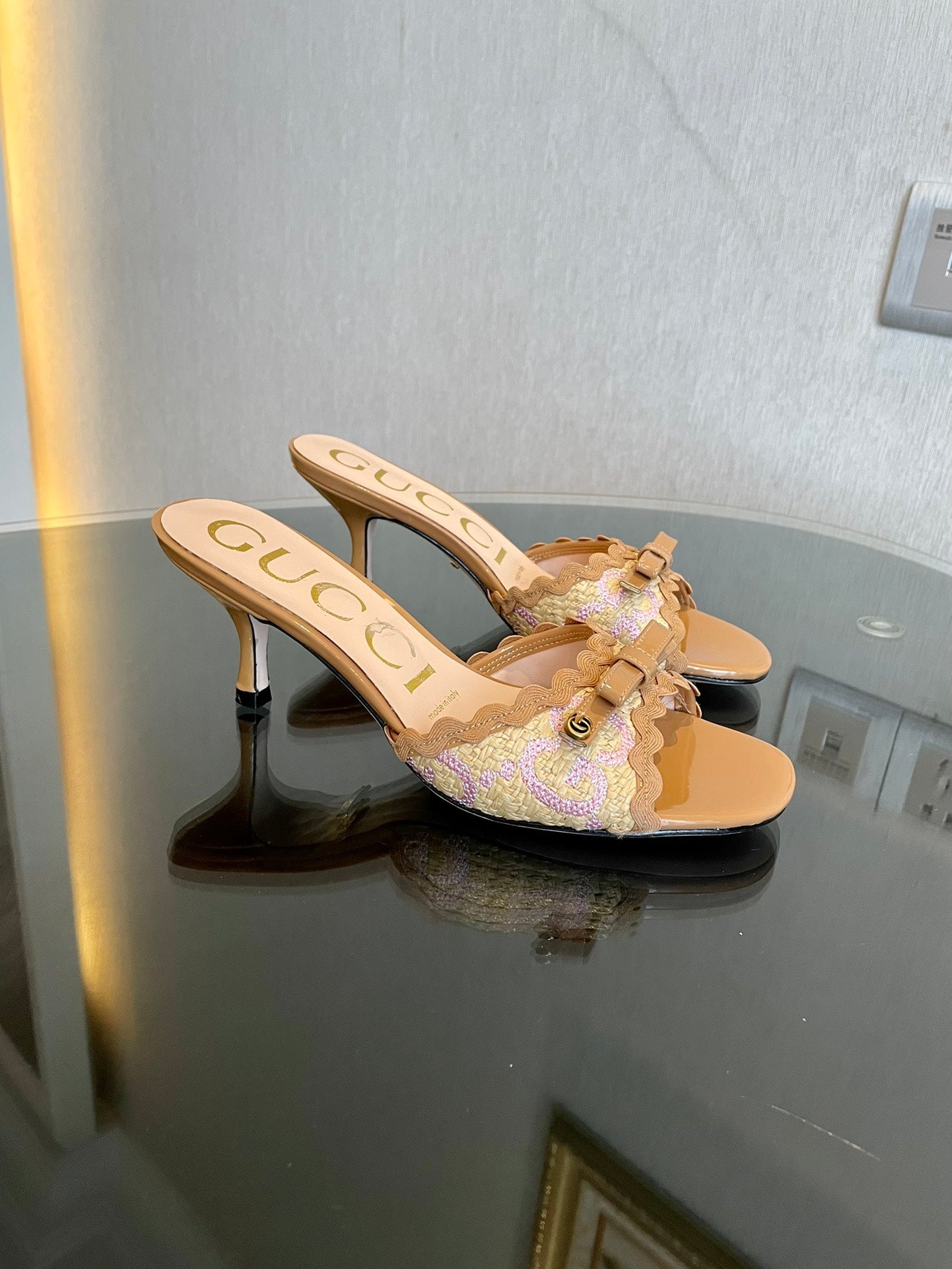 GG Kertu Sandals 6cm Beige Raffia Leather 695688