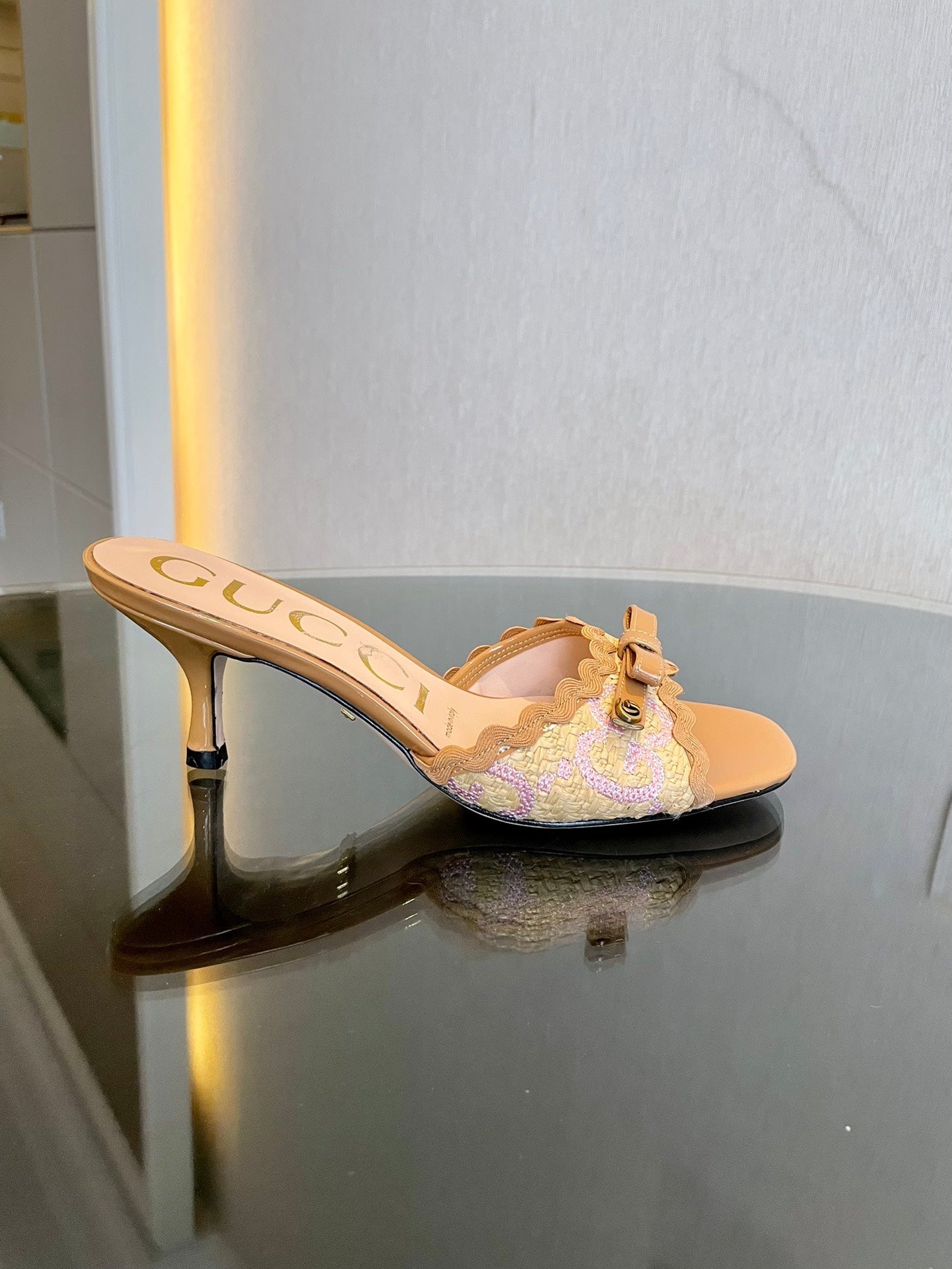 GG Kertu Sandals 6cm Beige Raffia Leather 695688
