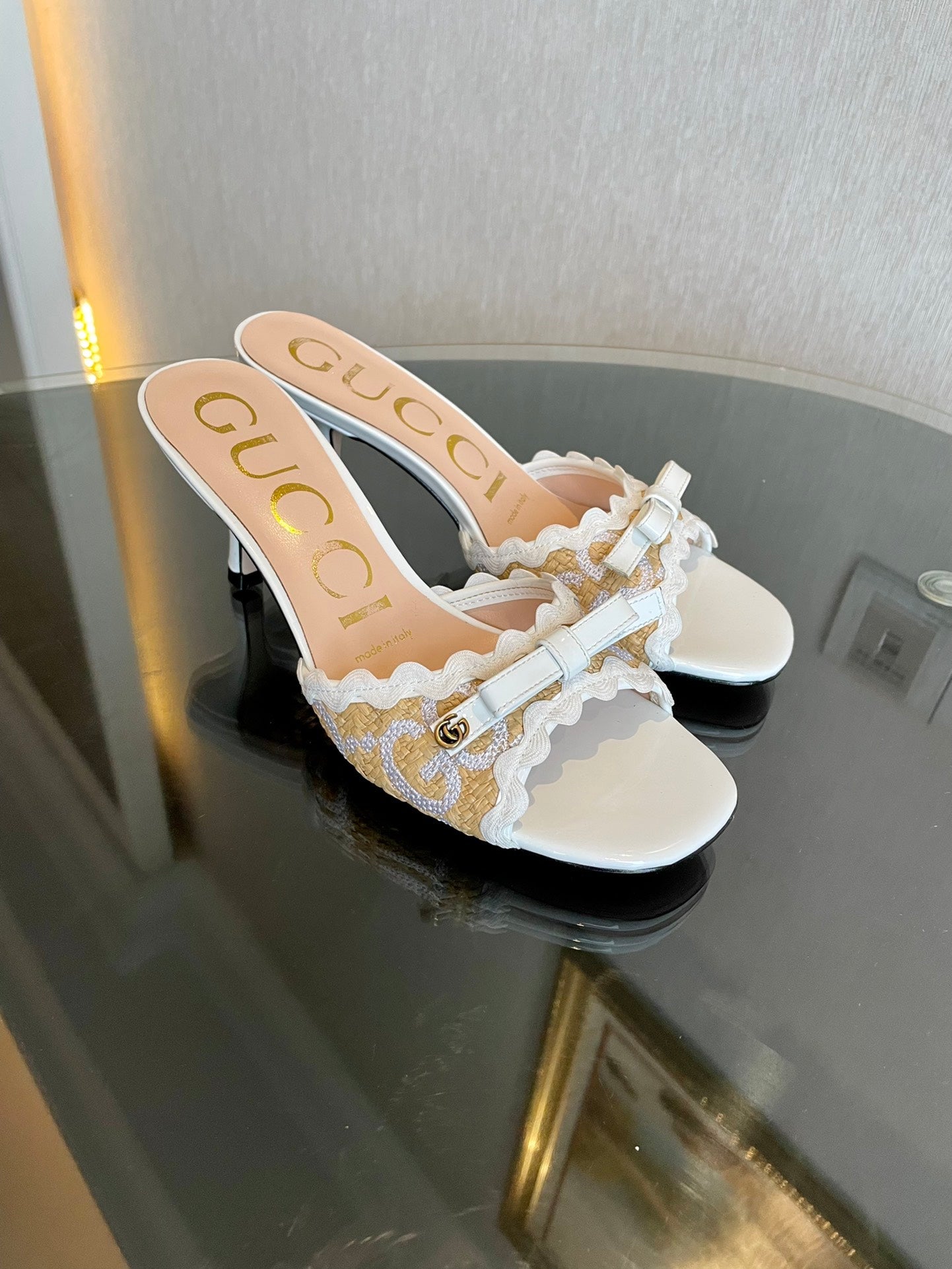 GG Kertu Sandals 6cm Beige White Raffia Leather 695690