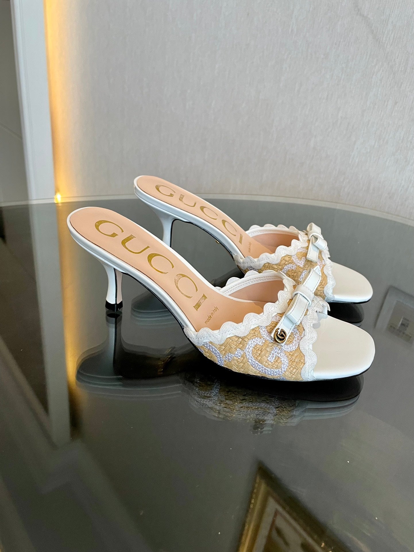 GG Kertu Sandals 6cm Beige White Raffia Leather 695690