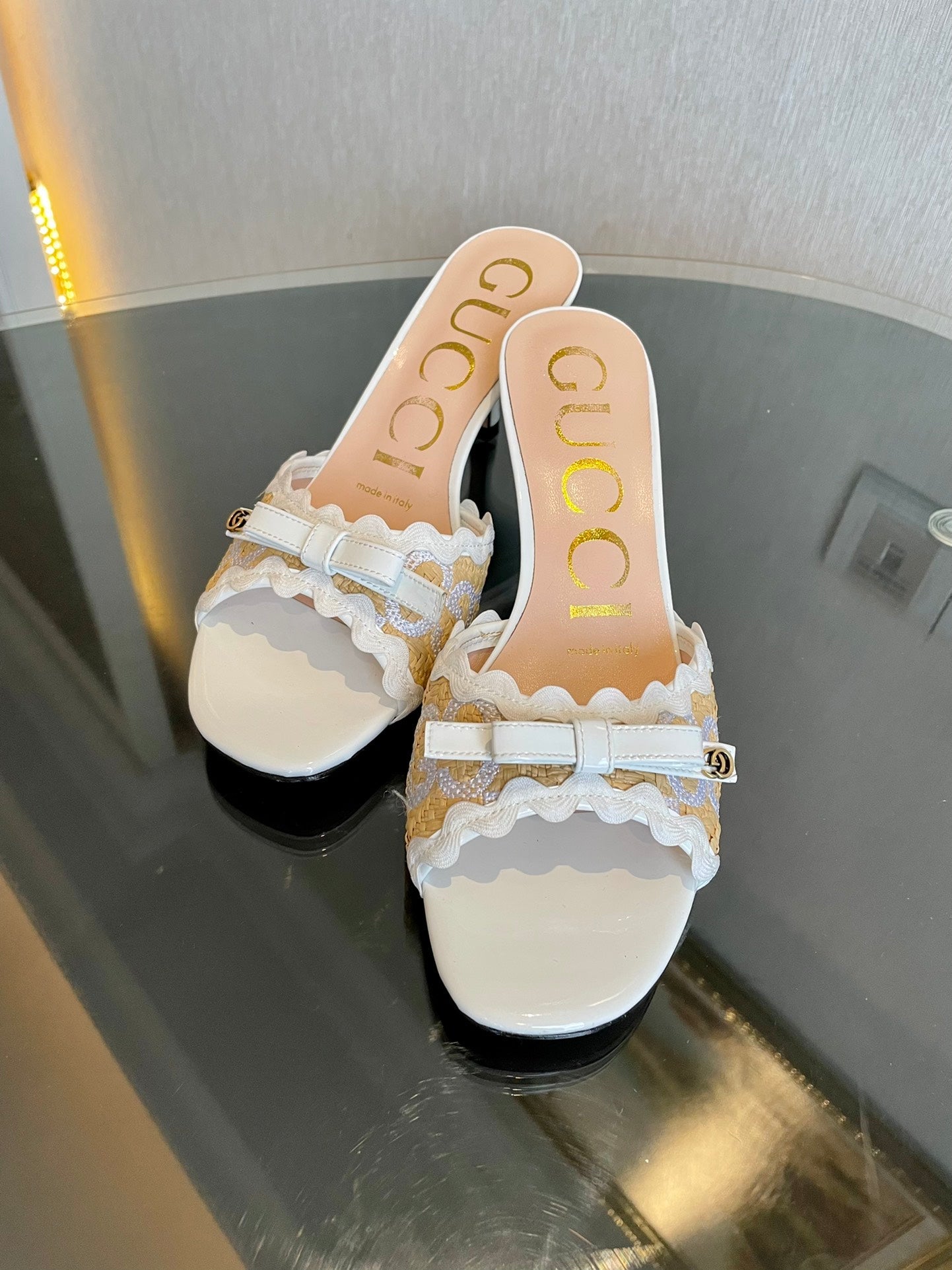GG Kertu Sandals 6cm Beige White Raffia Leather 695690