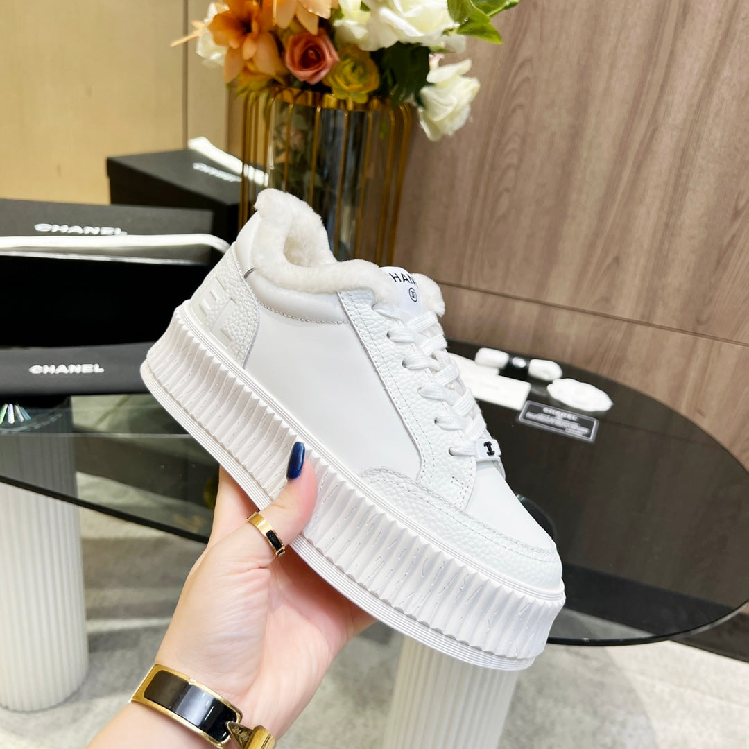 CC Sneaker White Cowhide With Fleece Lining 944563