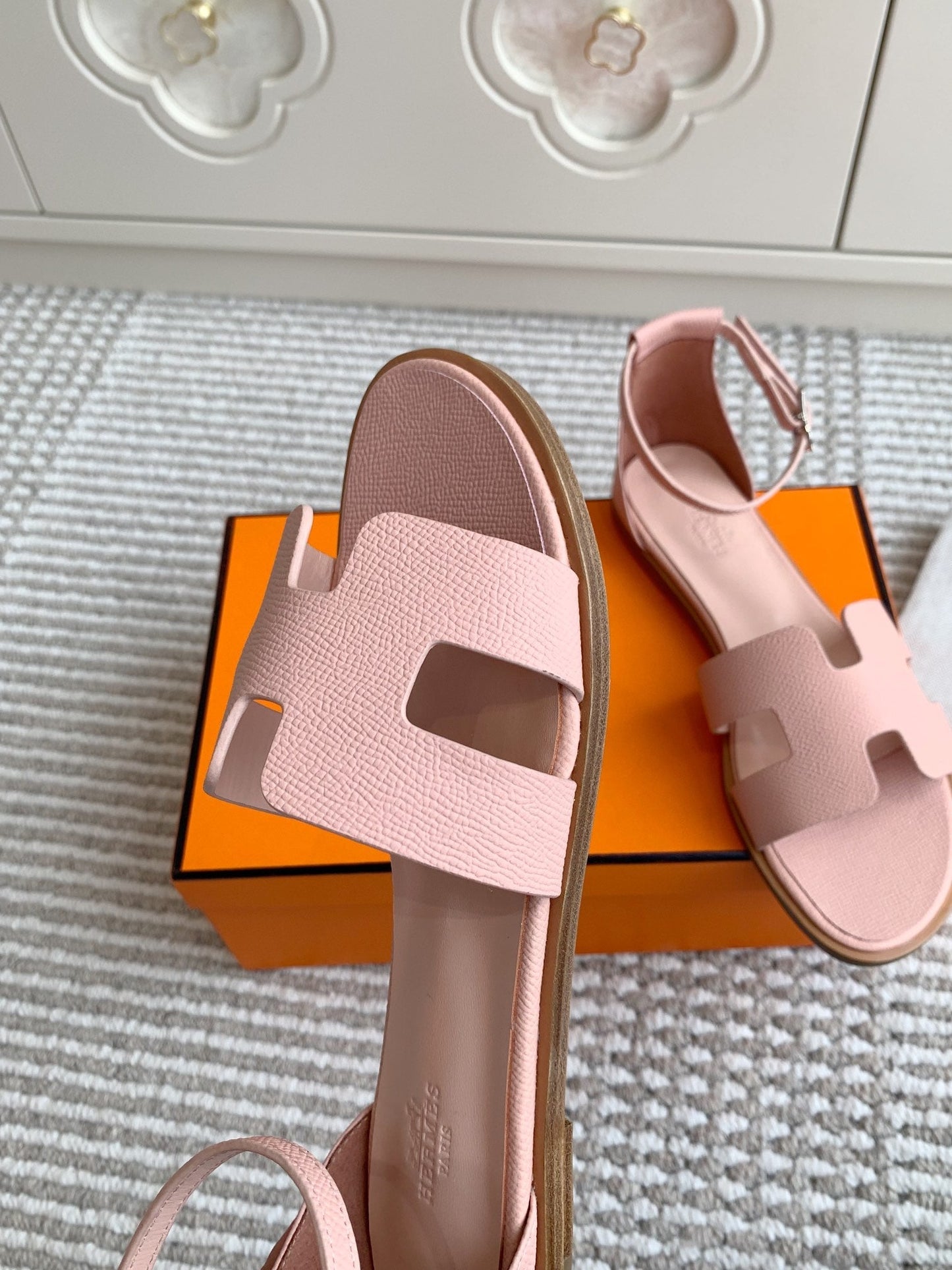 HM Sandal Grained Calfskin ide 858911