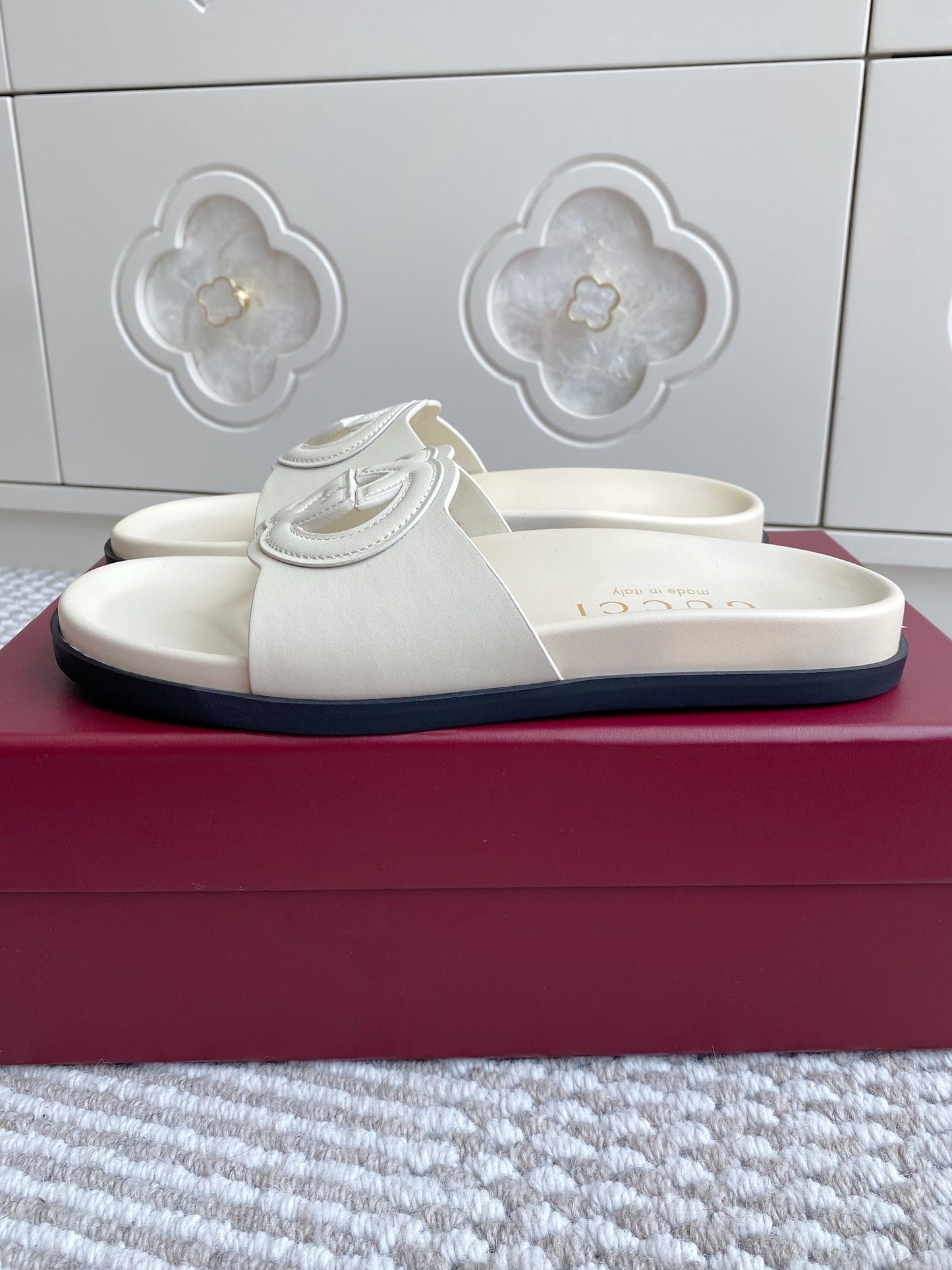 GC Slipper White Cowhide 291036