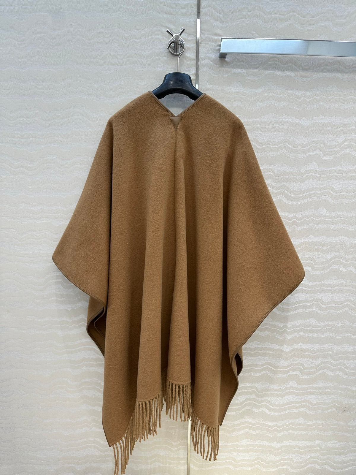 HM SS26 Kelly Lock Poncho Camel Wool Cashmere 351156