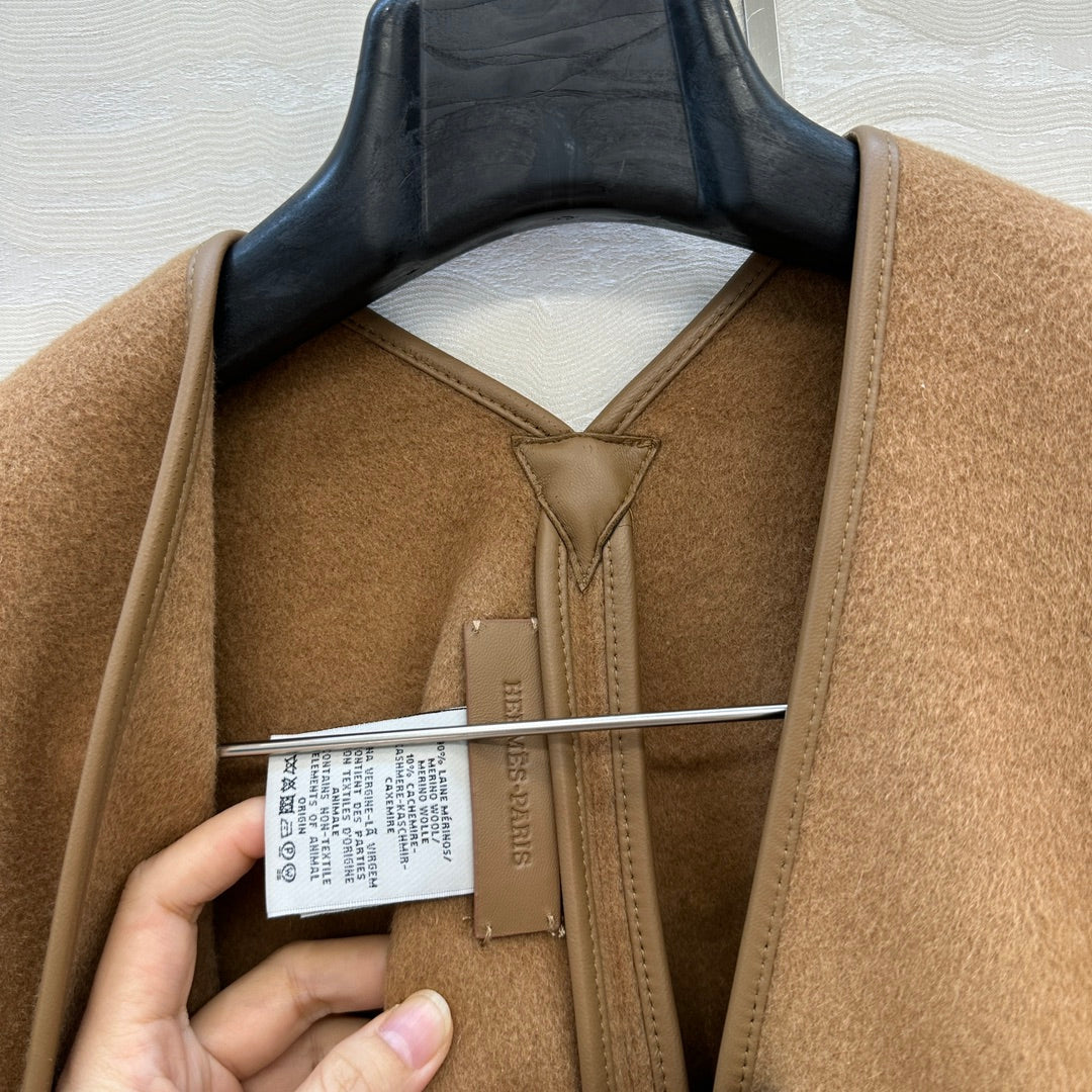HM SS26 Kelly Lock Poncho Camel Wool Cashmere 351156