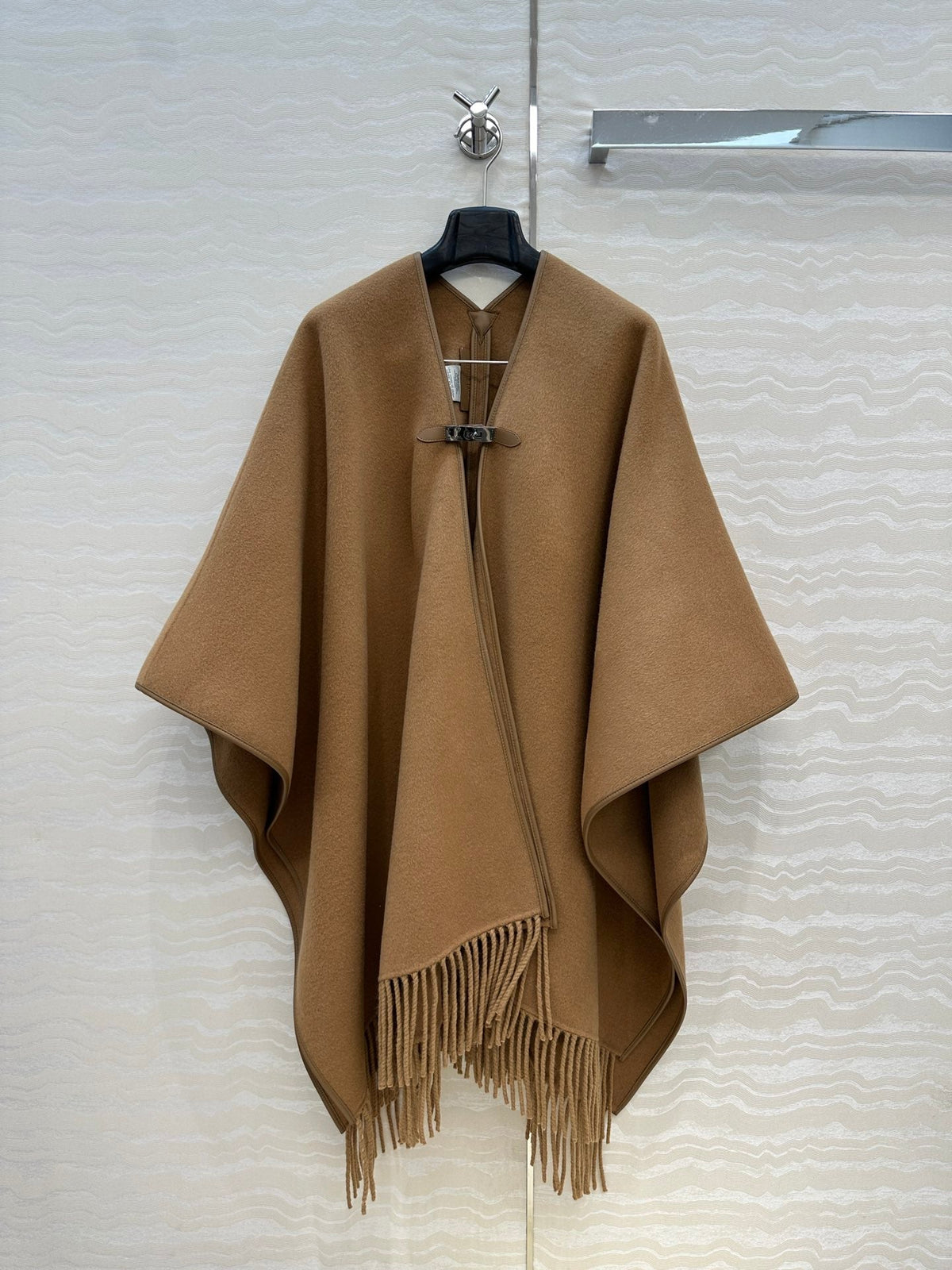 HM SS26 Kelly Lock Poncho Camel Wool Cashmere 351156