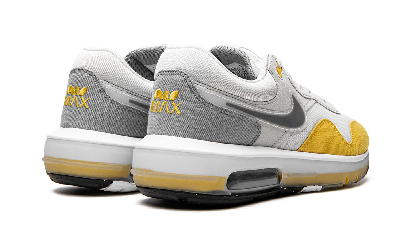 Air Max Motif "Photon Dust / Yellow" DD3697 001