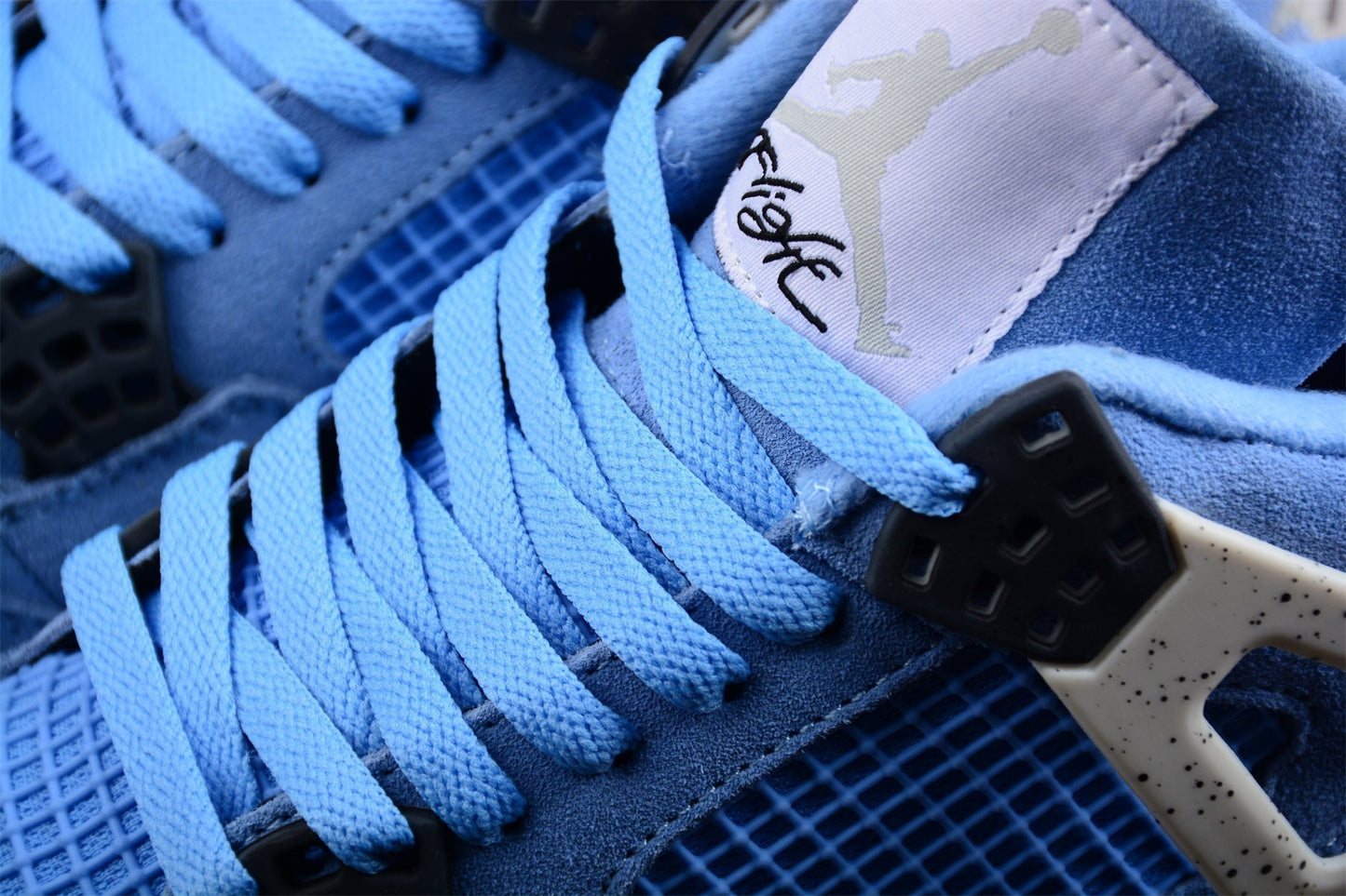 AJ 4 RETRO  UNIVERSITY BLUE