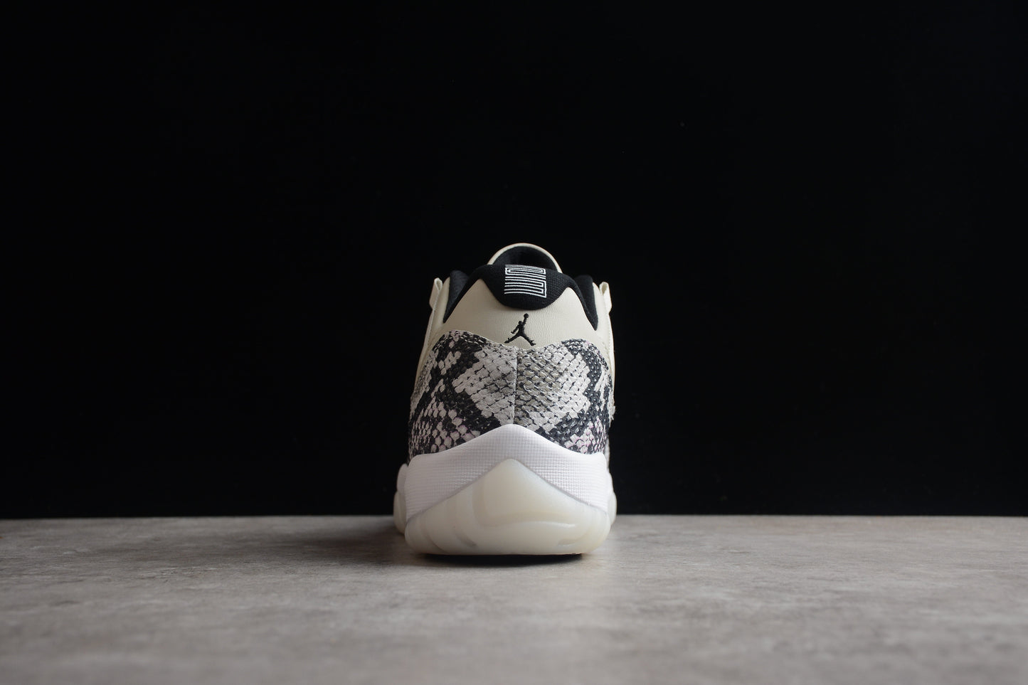 AJ 11 Low Snake