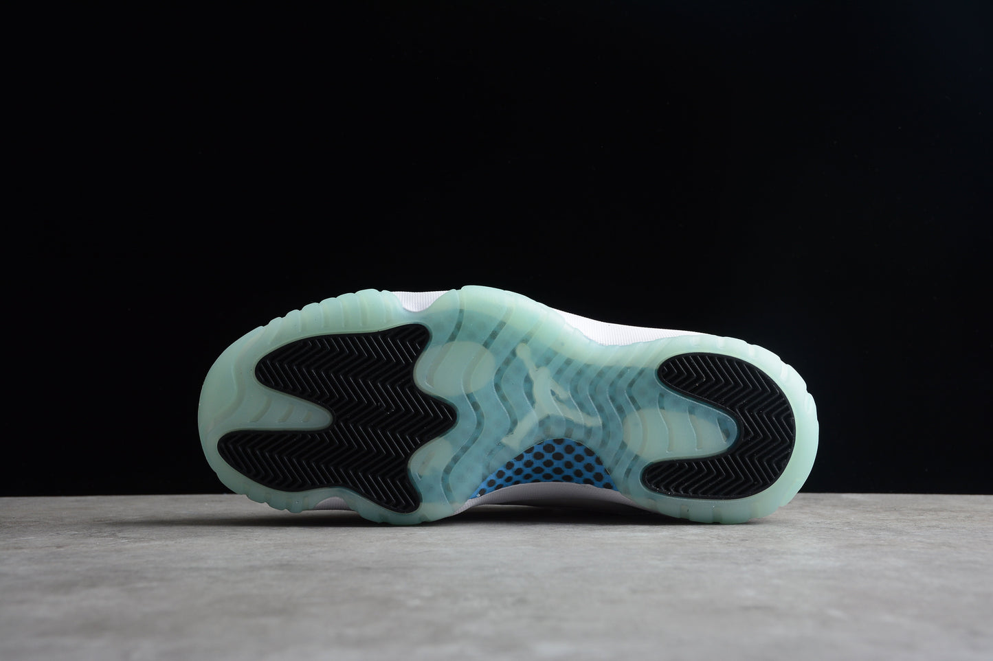 AJ 11 Low Legend Blue