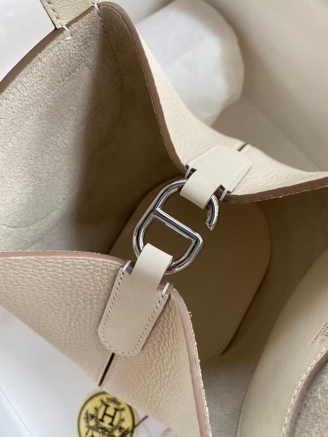 HM Loop Bag 23cm Cream Togo Leather
