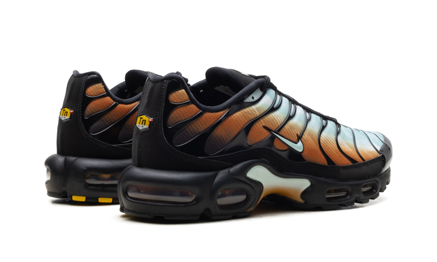 Air Max Plus OG Premium "Desert Monarch" IQ0168 900